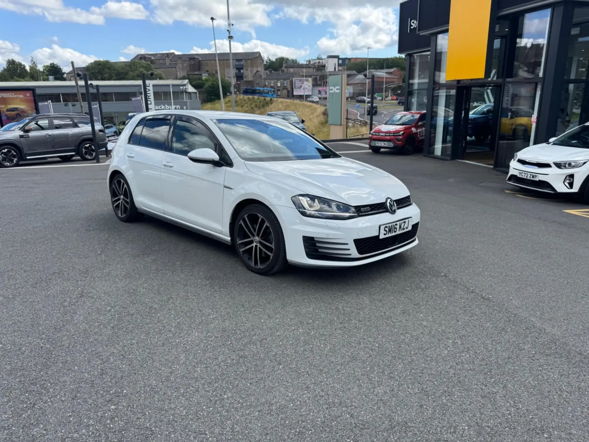 Volkswagen Golf 2.0 TDI BlueMotion Tech GTD Euro 6 (s/s) 5dr M17XHC Image 1