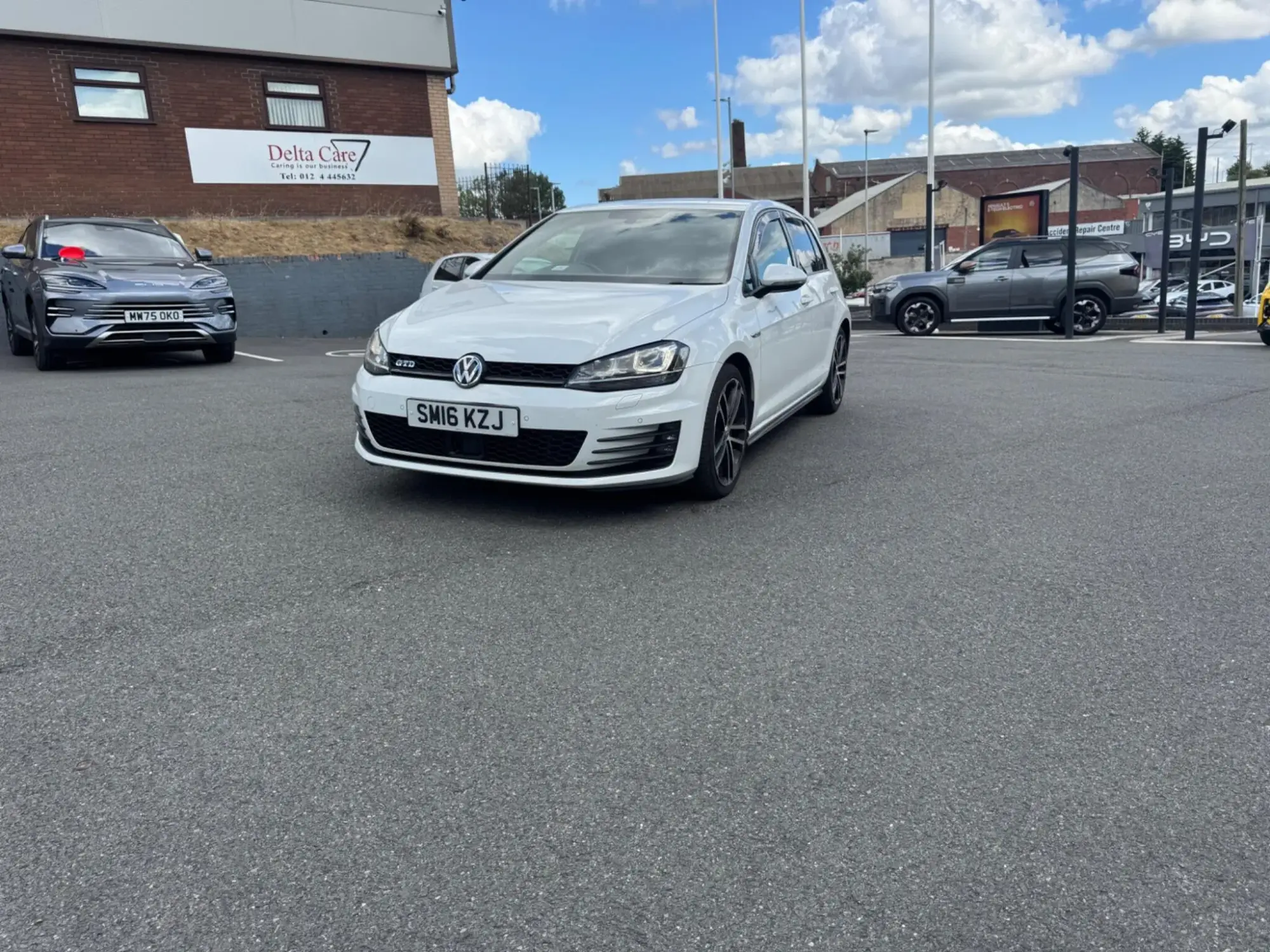Volkswagen Golf 2.0 TDI BlueMotion Tech GTD Euro 6 (s/s) 5dr M17XHC Image 3
