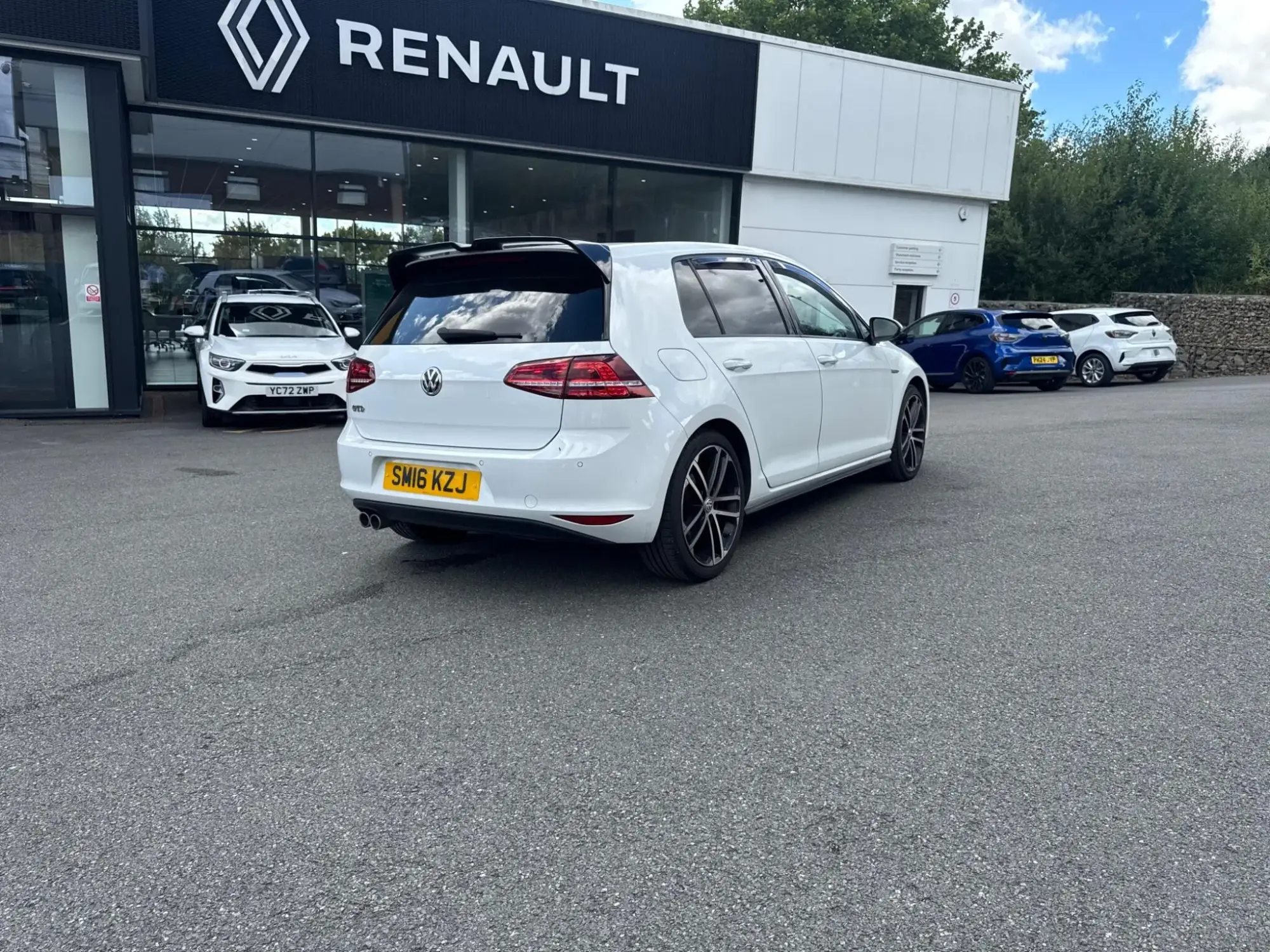 Volkswagen Golf Image 8