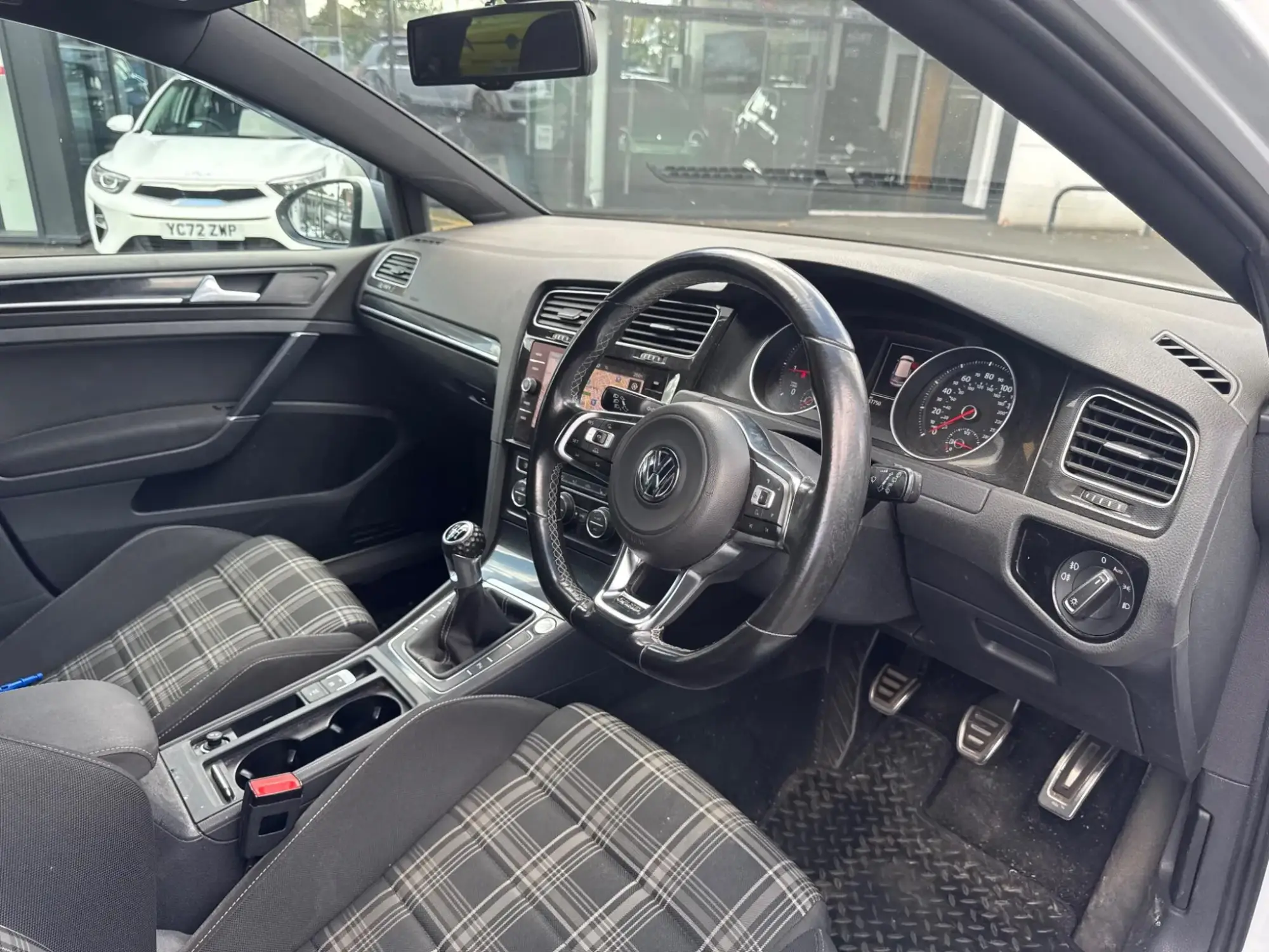 Volkswagen Golf Image 9