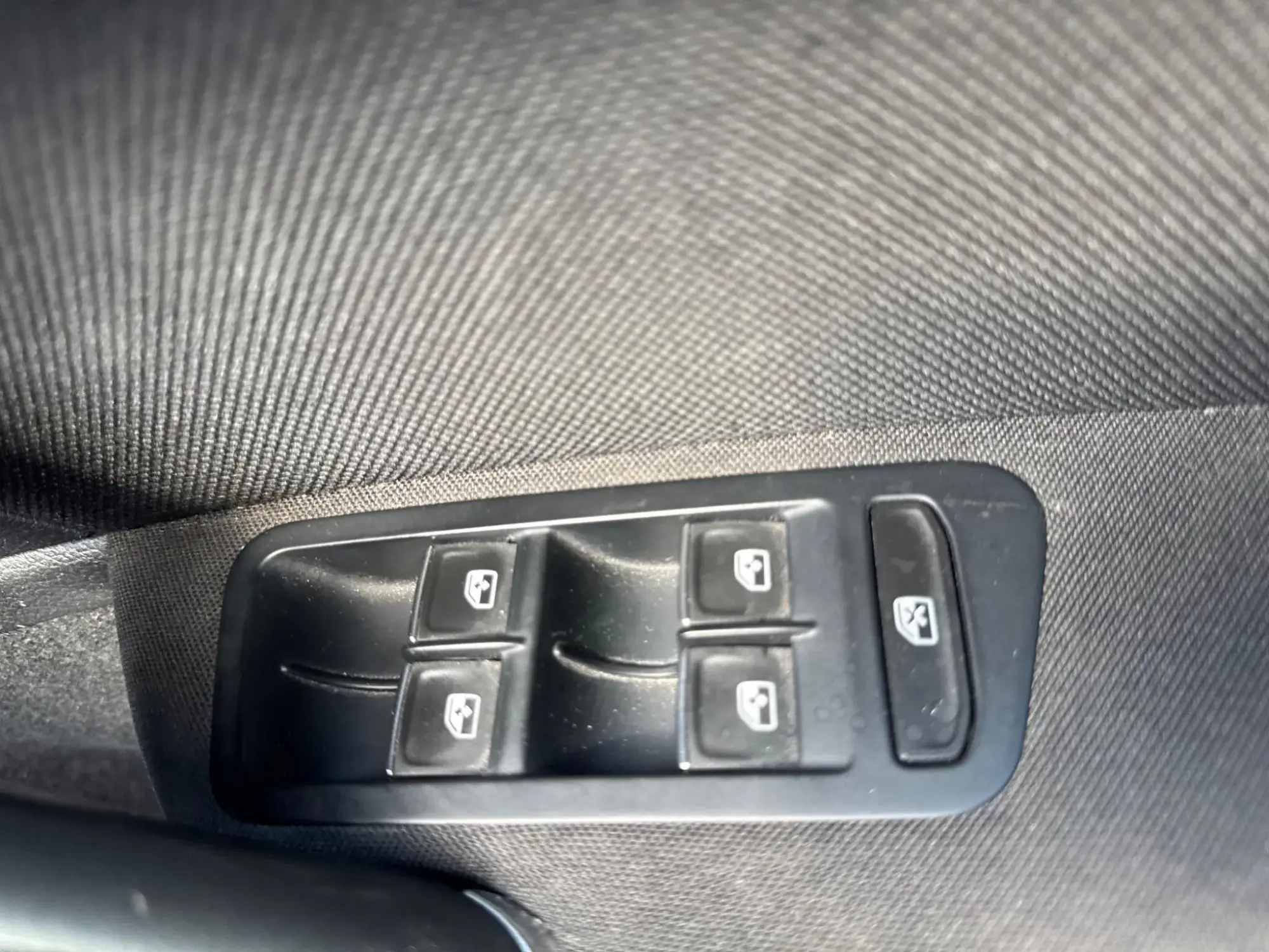 Volkswagen Golf Image 12