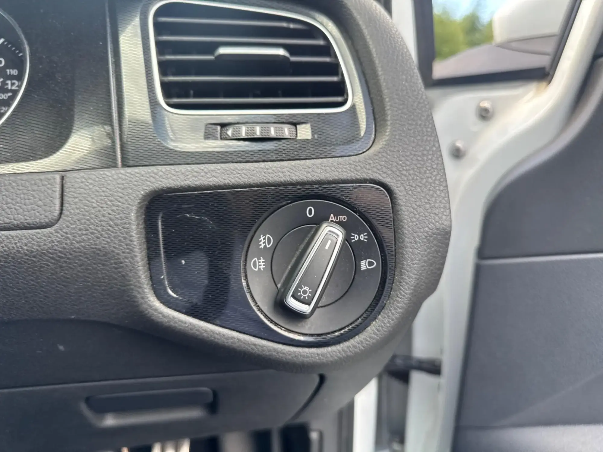 Volkswagen Golf Image 13