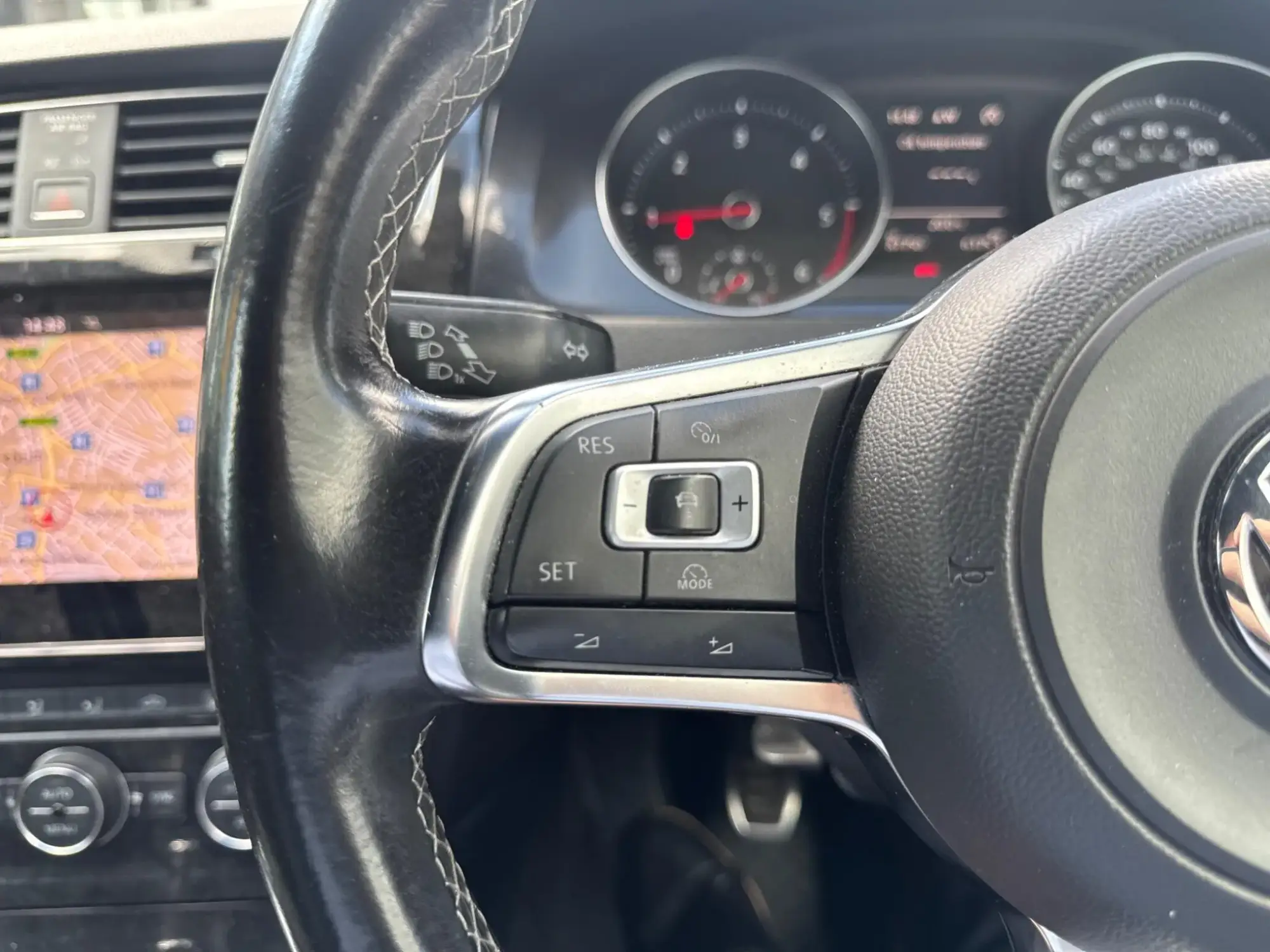 Volkswagen Golf Image 14