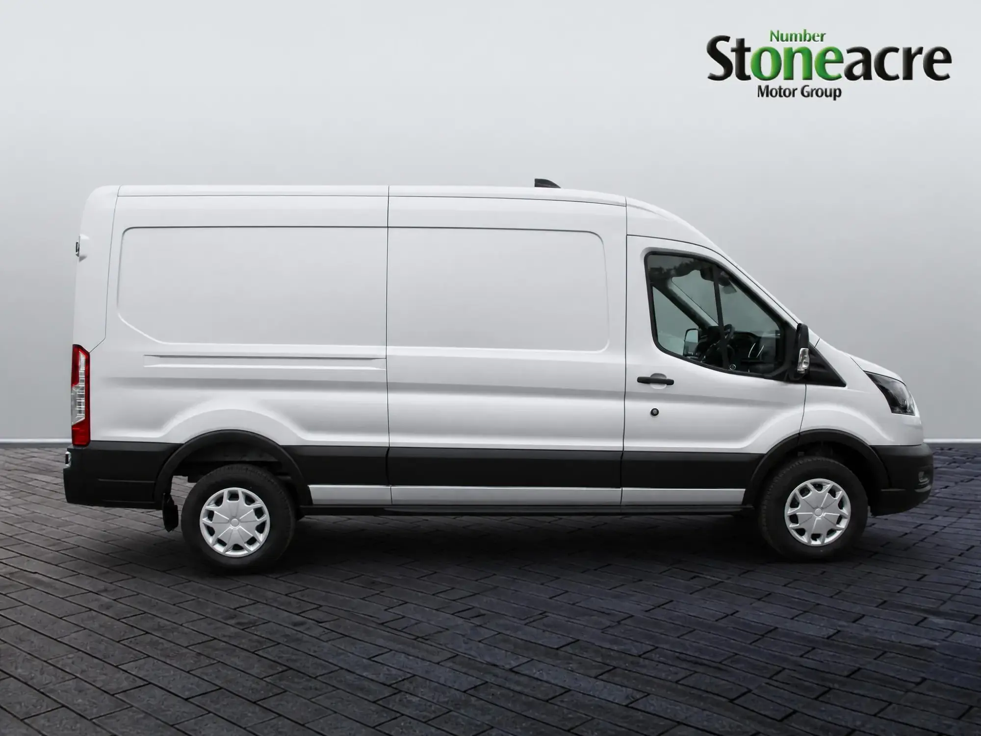 Ford E-Transit 350 68kWh Leader Auto RWD L2 H2 5dr YB26UCV Image 2