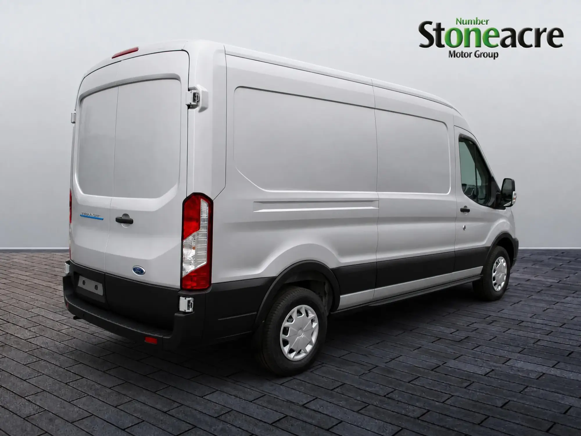 Ford E-Transit 350 68kWh Leader Auto RWD L2 H2 5dr YB26UCV Image 3