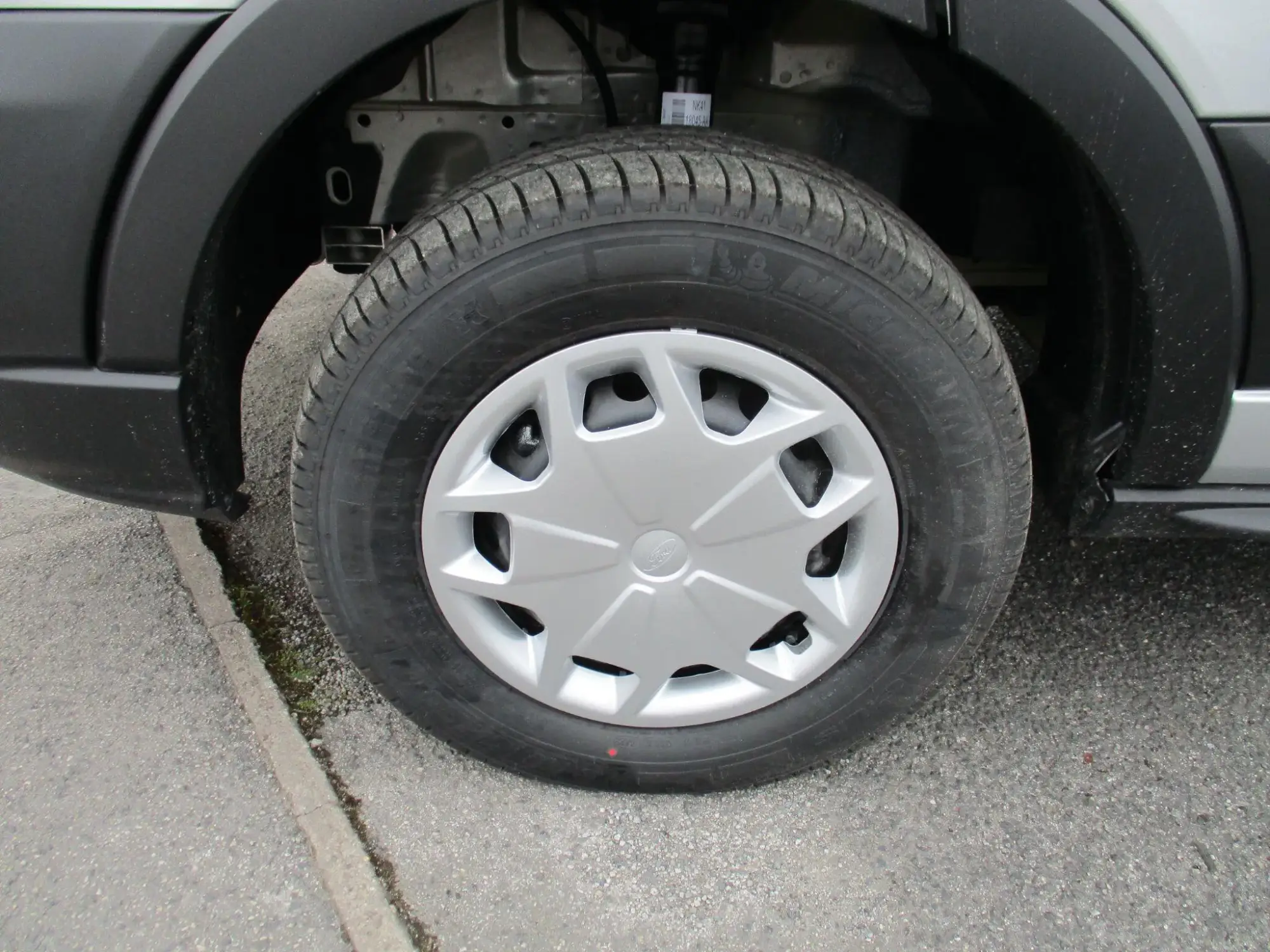 Ford E-Transit Image 10
