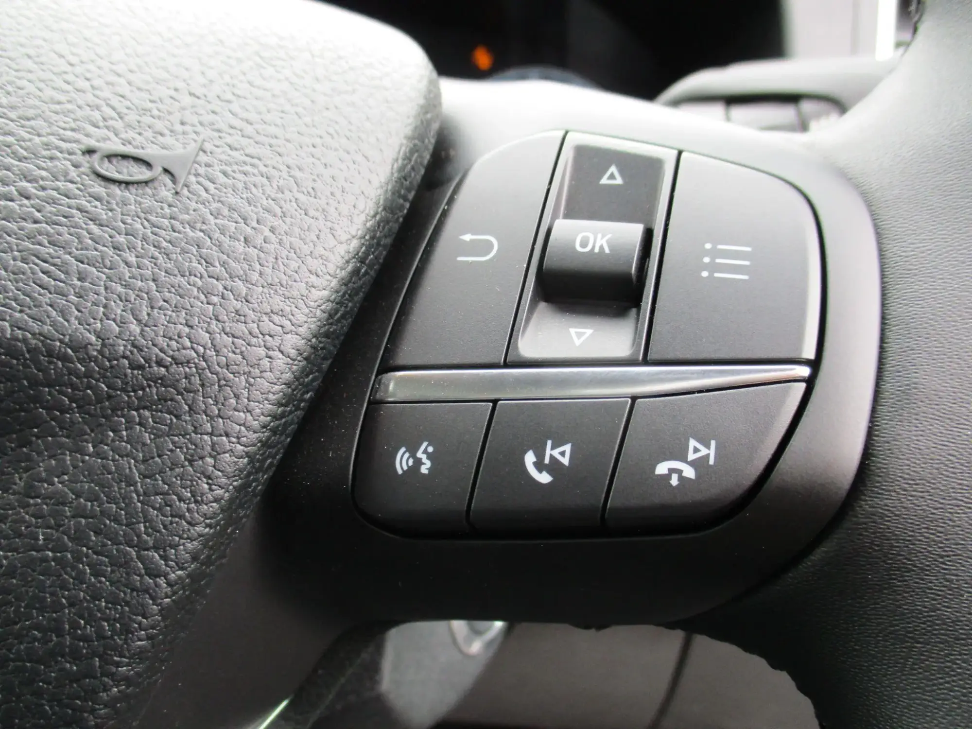 Ford E-Transit Image 18