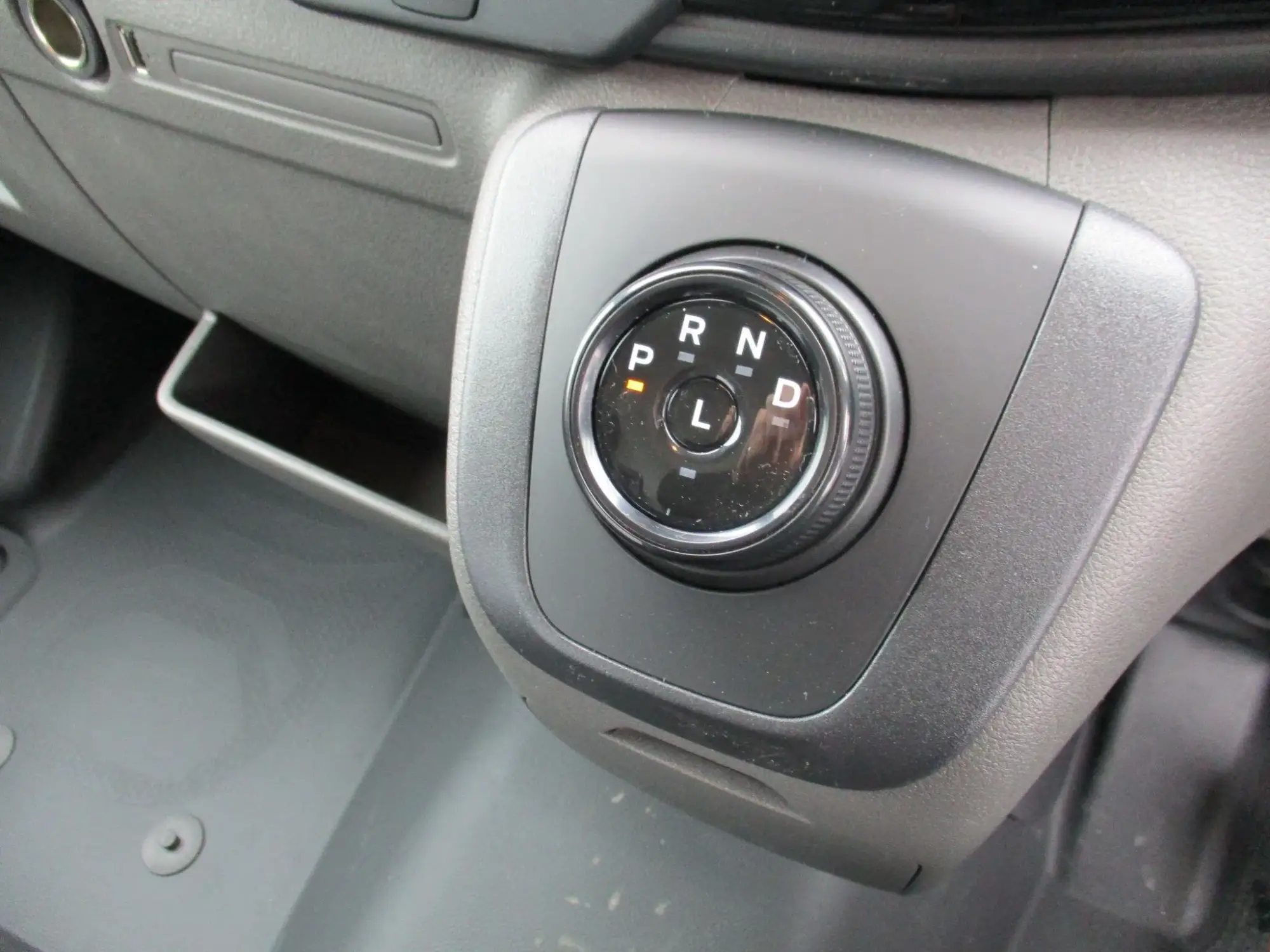 Ford E-Transit Image 19