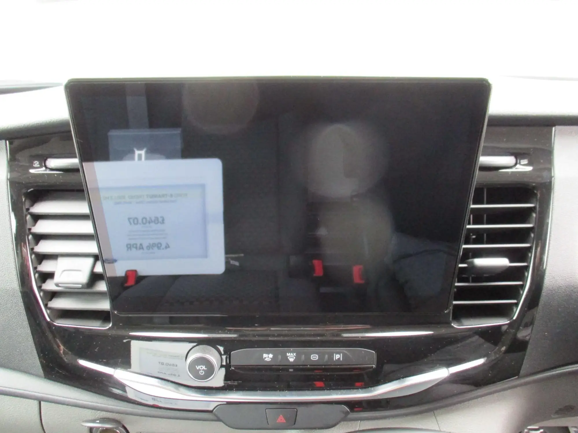 Ford E-Transit Image 21