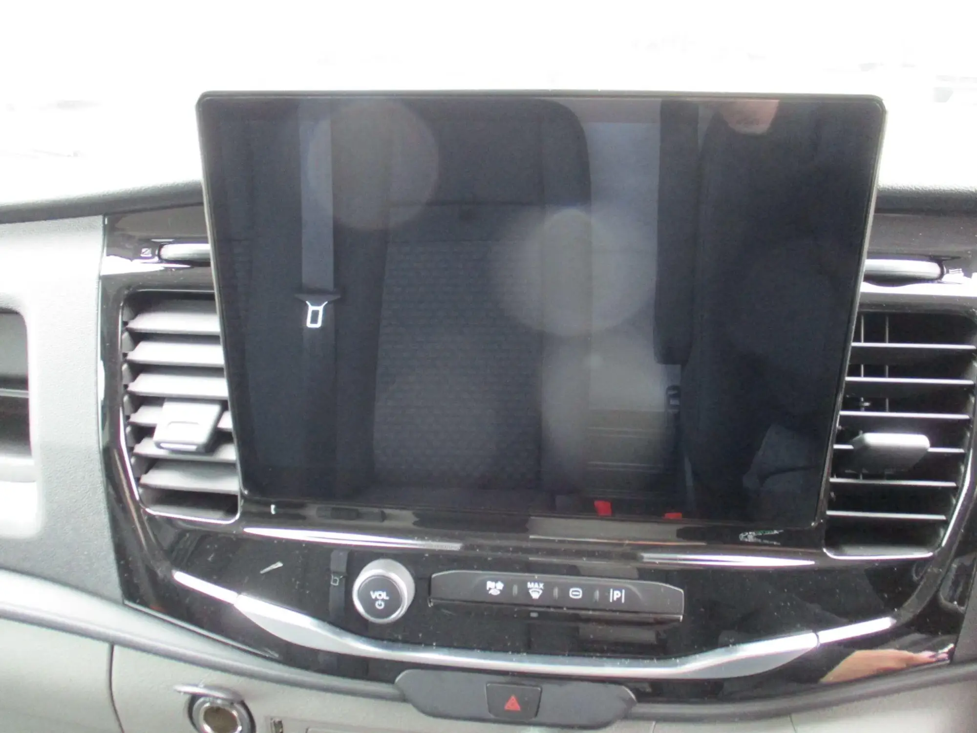Ford E-Transit Image 22