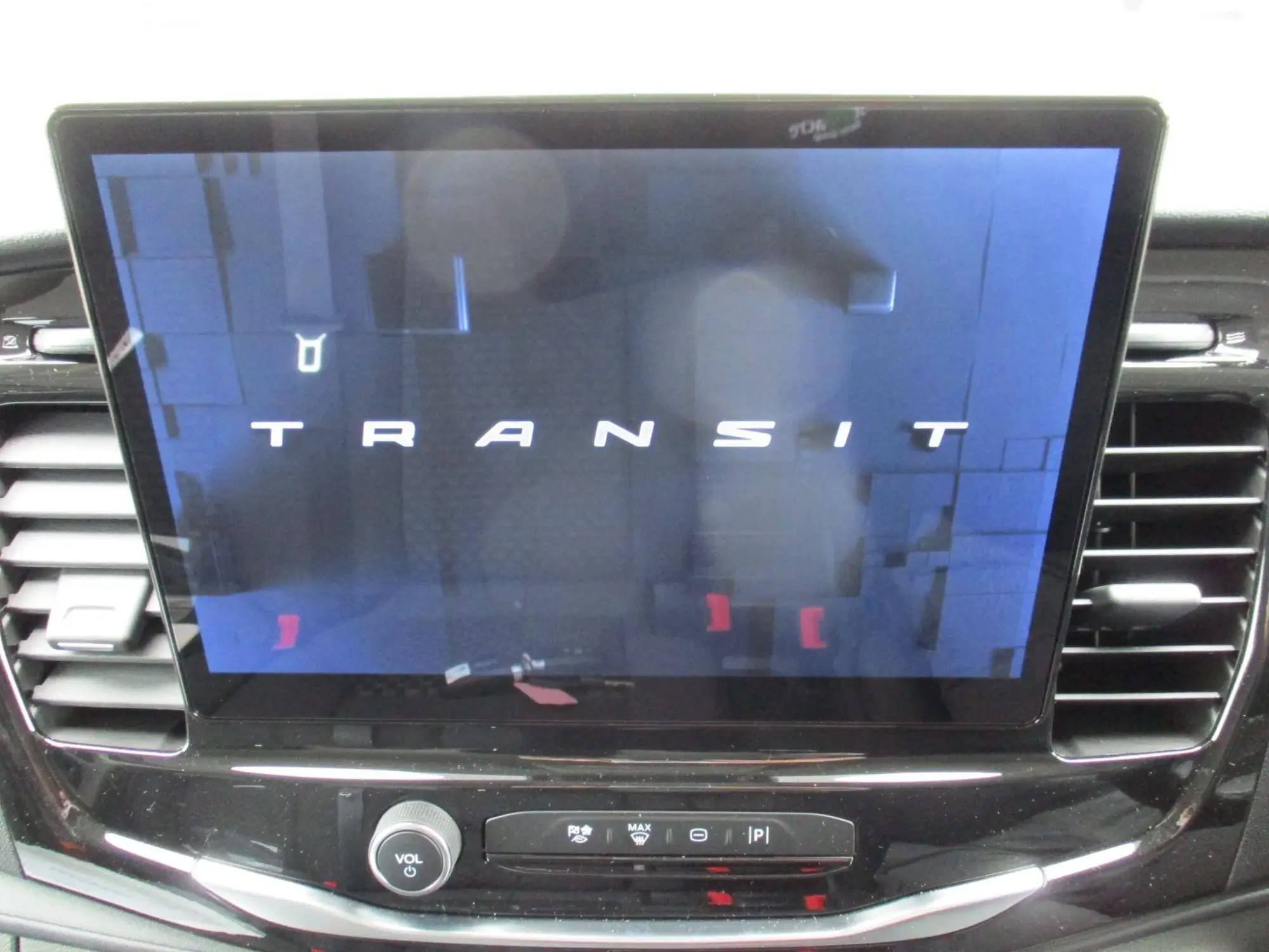 Ford E-Transit Image 23