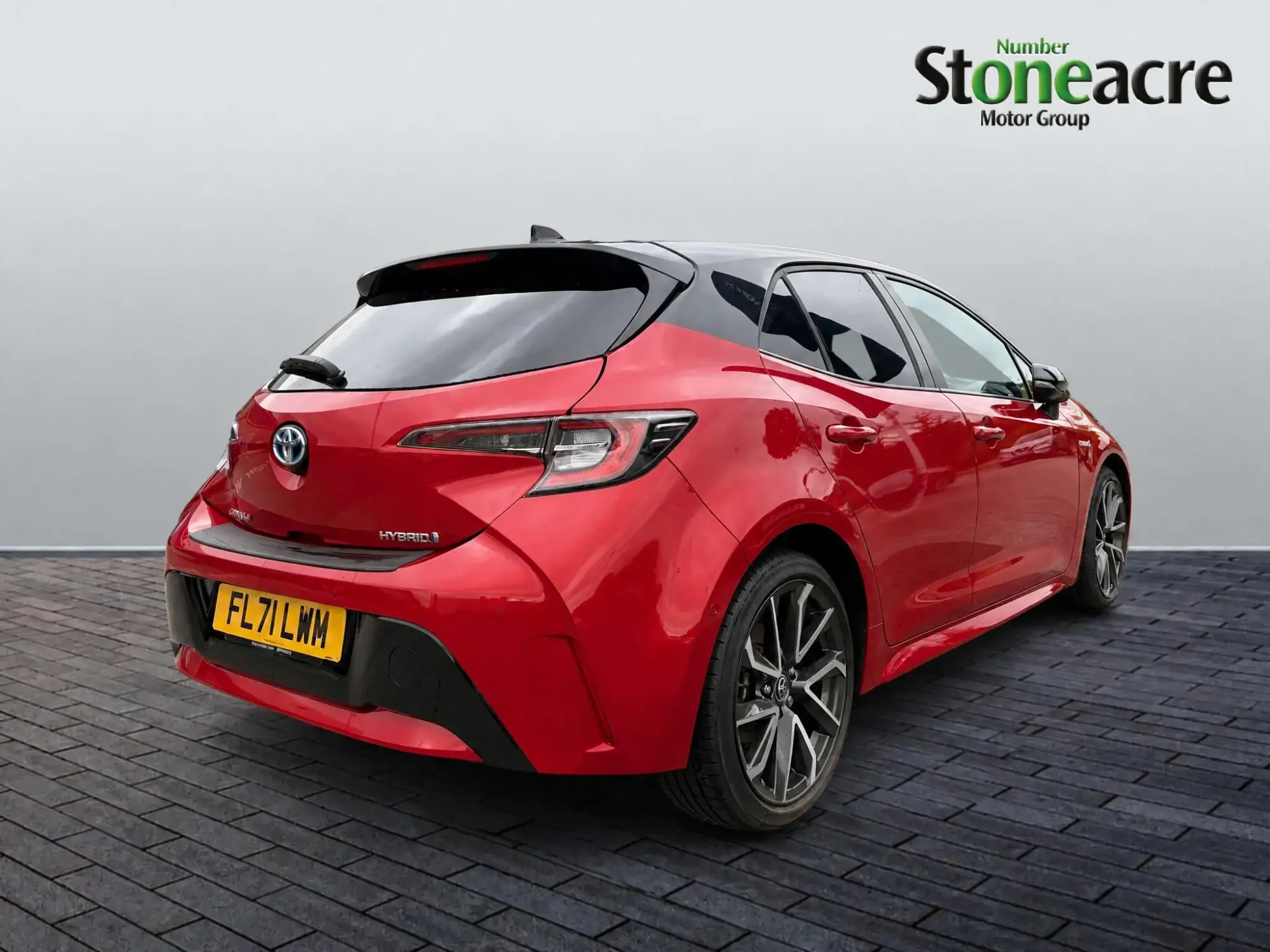 Toyota Corolla Hatchback 1.8 VVT-h GPF Excel Hatchback 5dr Petrol Hybrid CVT Euro 6 (s/s) (122 ps) FL71LWM Image 3