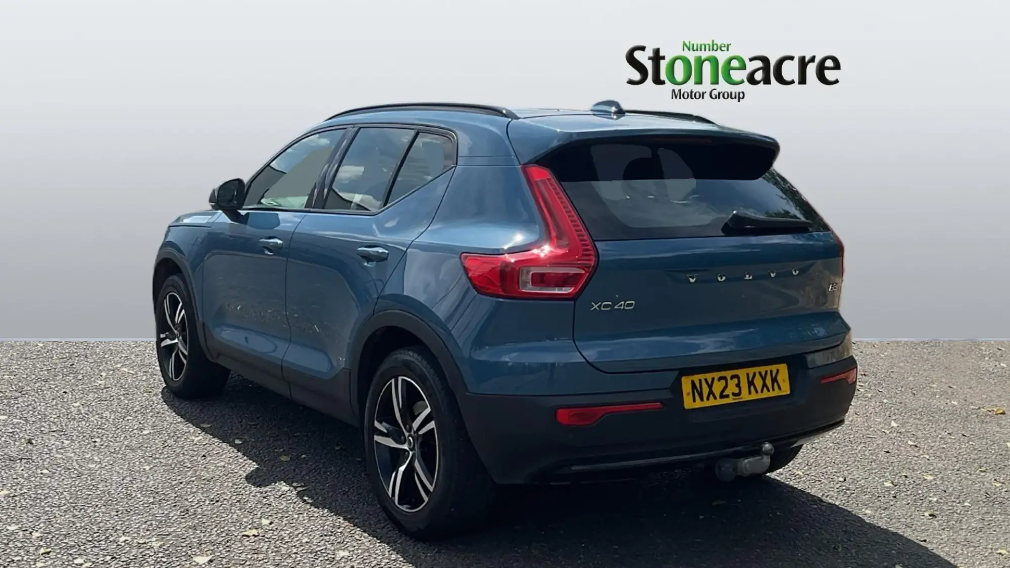 Volvo XC40 2.0 B3P Plus Dark 5dr Auto NX23KXK Image 2