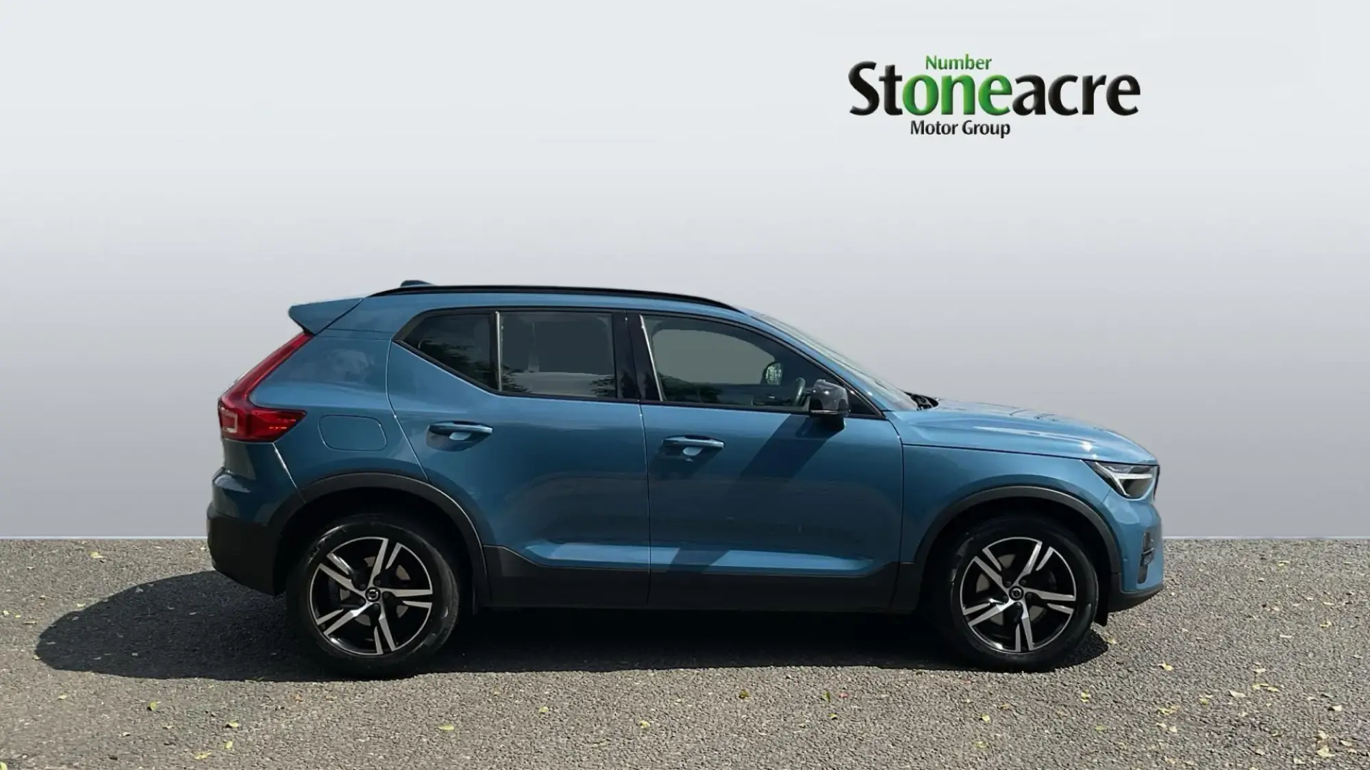 Volvo XC40 2.0 B3P Plus Dark 5dr Auto NX23KXK Image 3