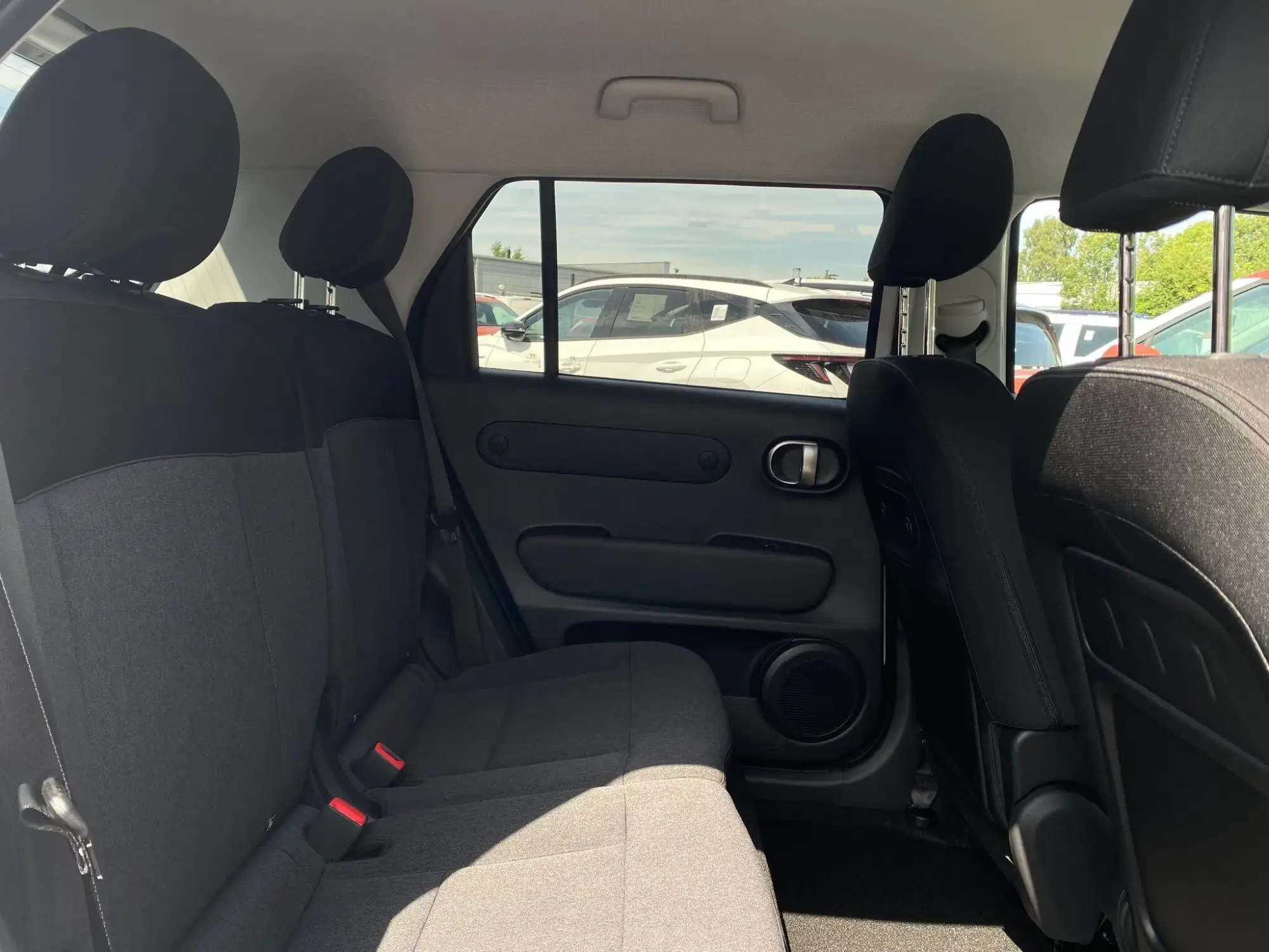 Hyundai INSTER Image 13