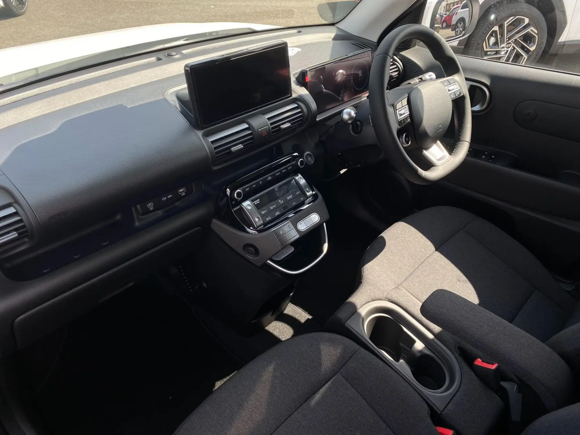 Hyundai INSTER Image 11