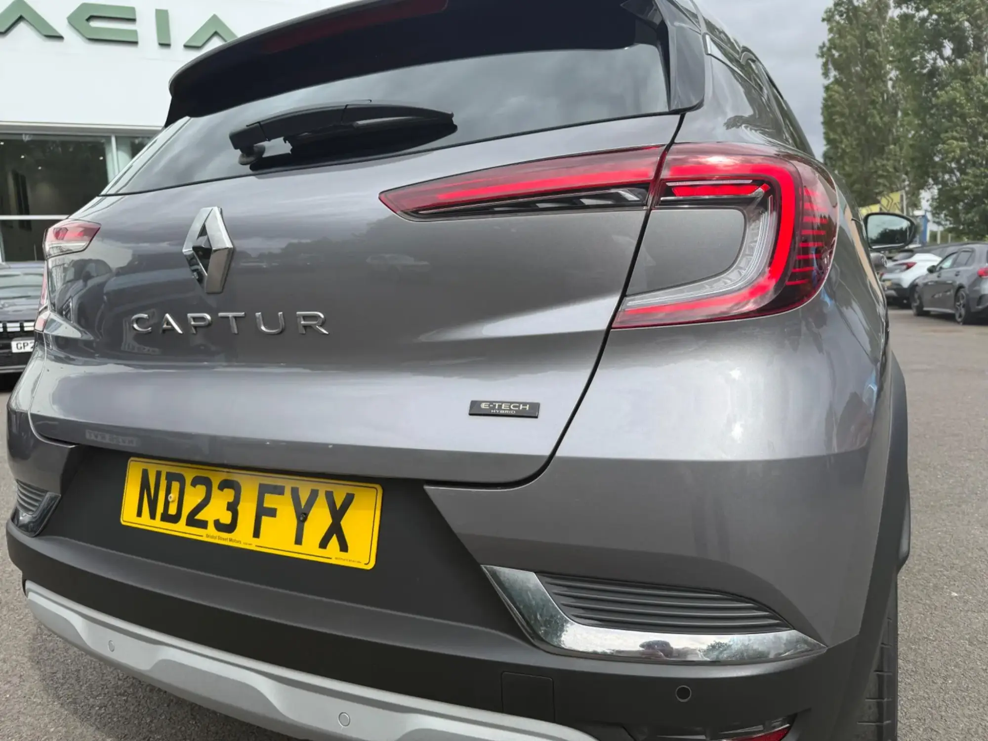 Renault Captur E-Tech Image 9 Renault Captur E-Tech Image 9