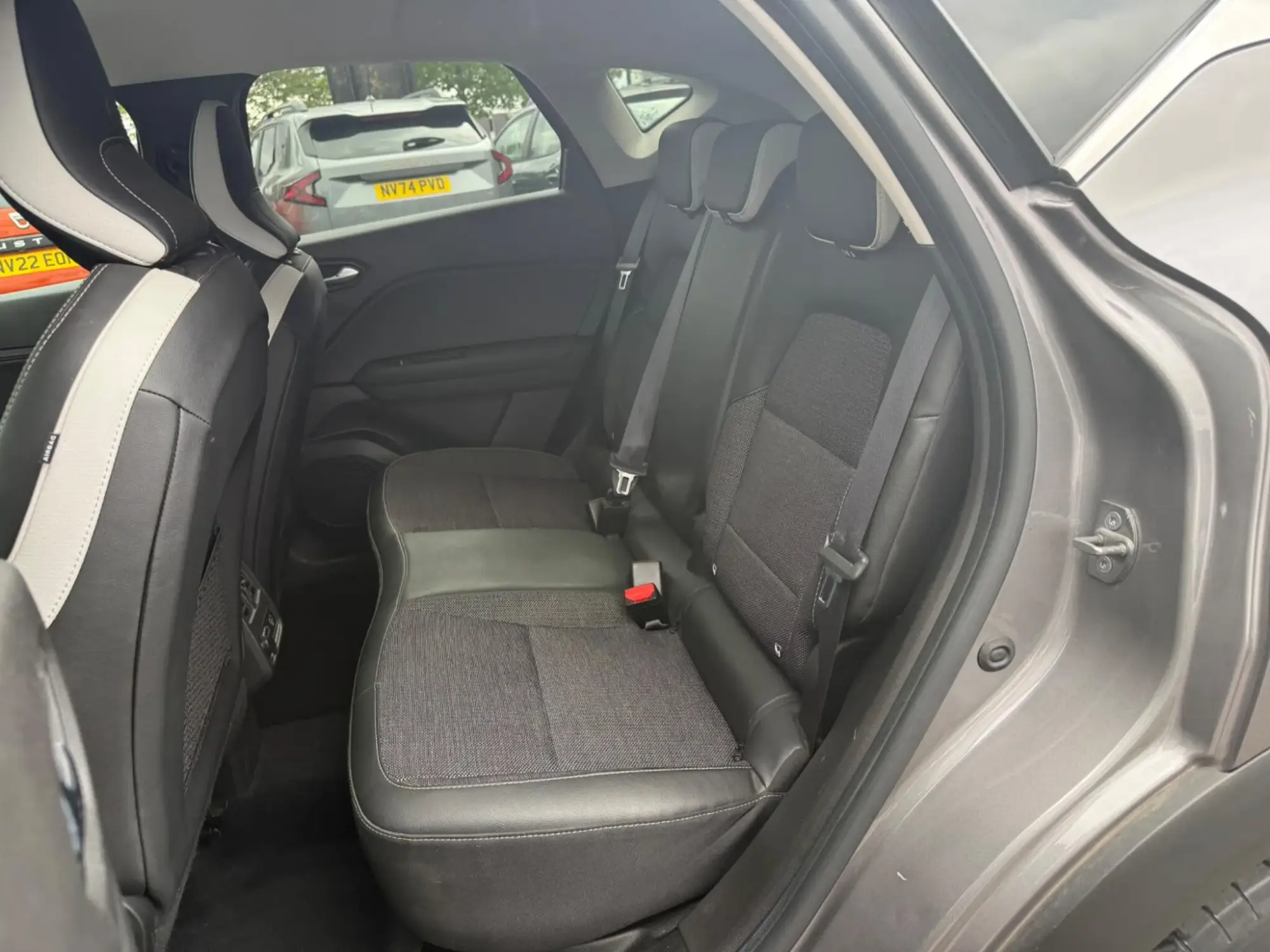 Renault Captur E-Tech Image 16 Renault Captur E-Tech Image 16