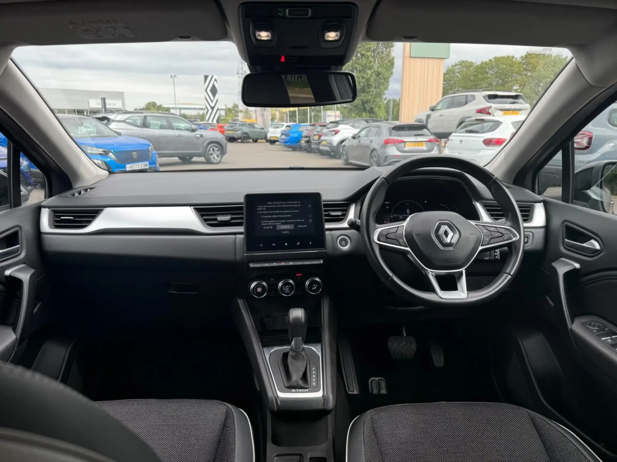 Renault Captur E-Tech Image 17 Renault Captur E-Tech Image 17