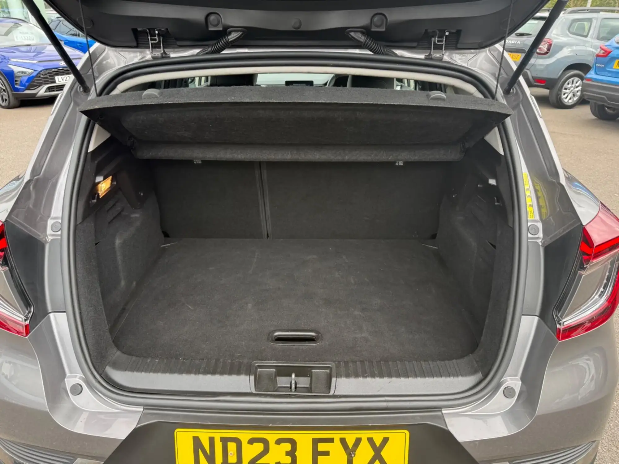 Renault Captur E-Tech Image 19 Renault Captur E-Tech Image 19