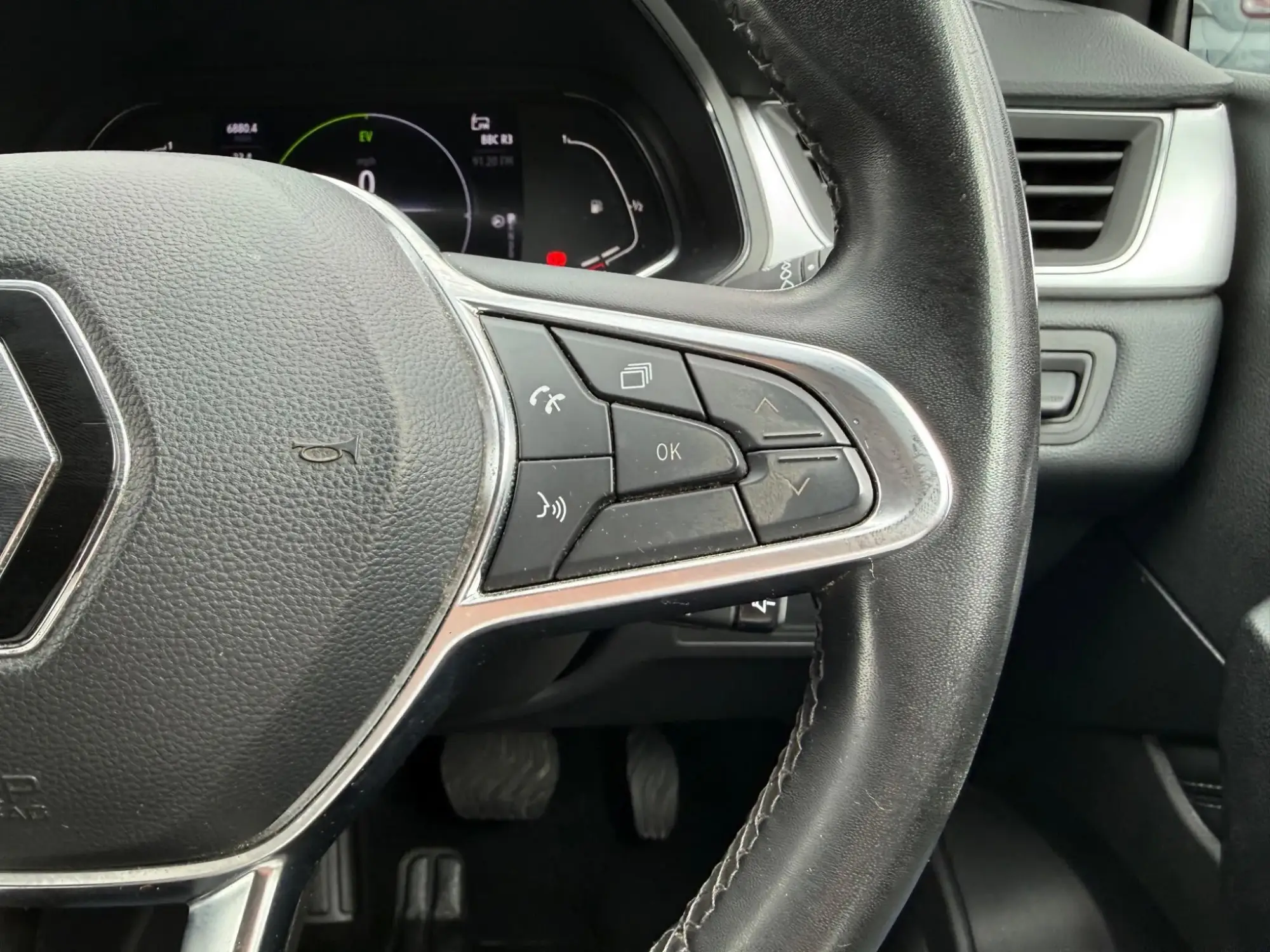 Renault Captur E-Tech Image 30 Renault Captur E-Tech Image 30