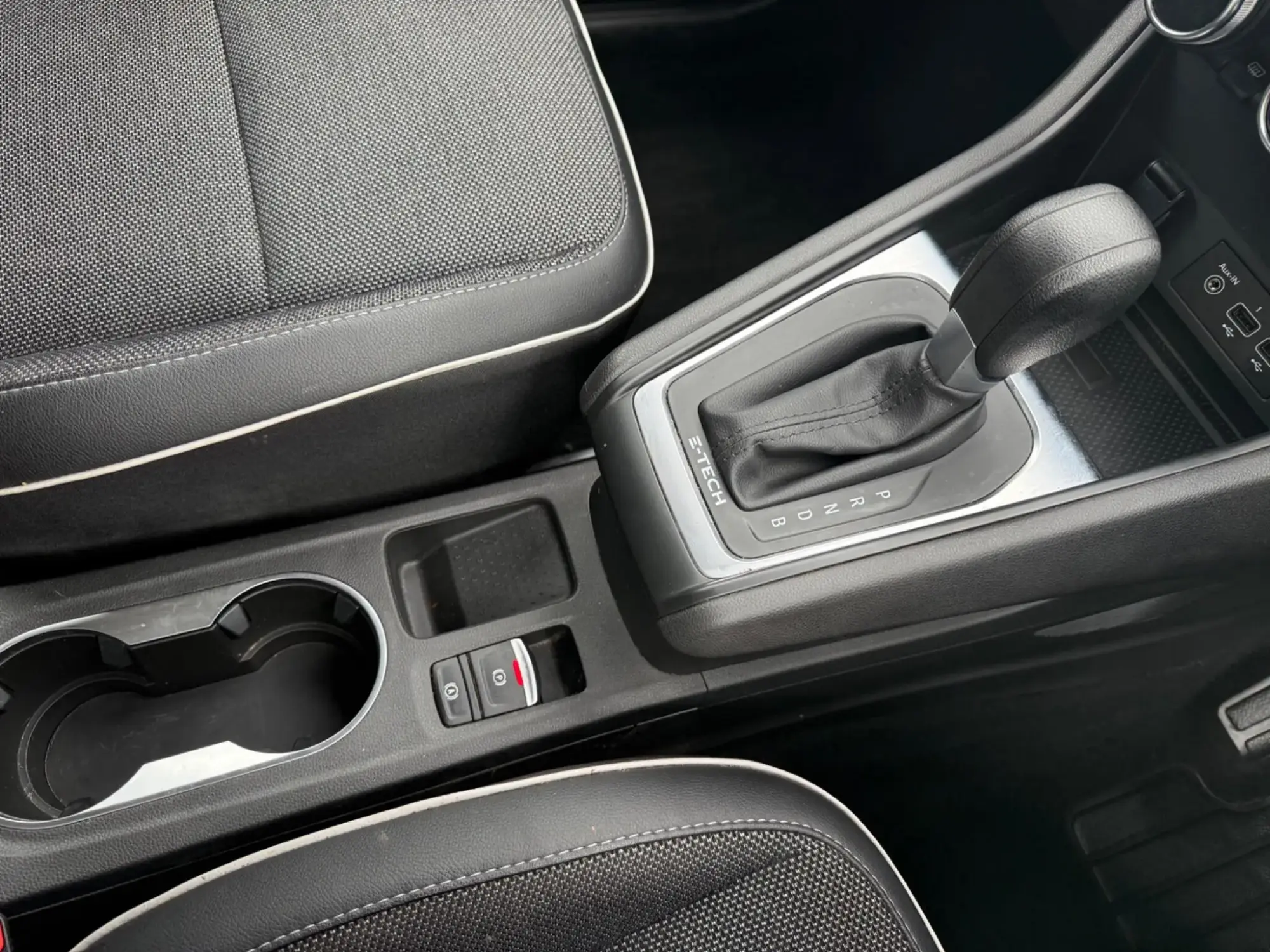 Renault Captur E-Tech Image 32 Renault Captur E-Tech Image 32