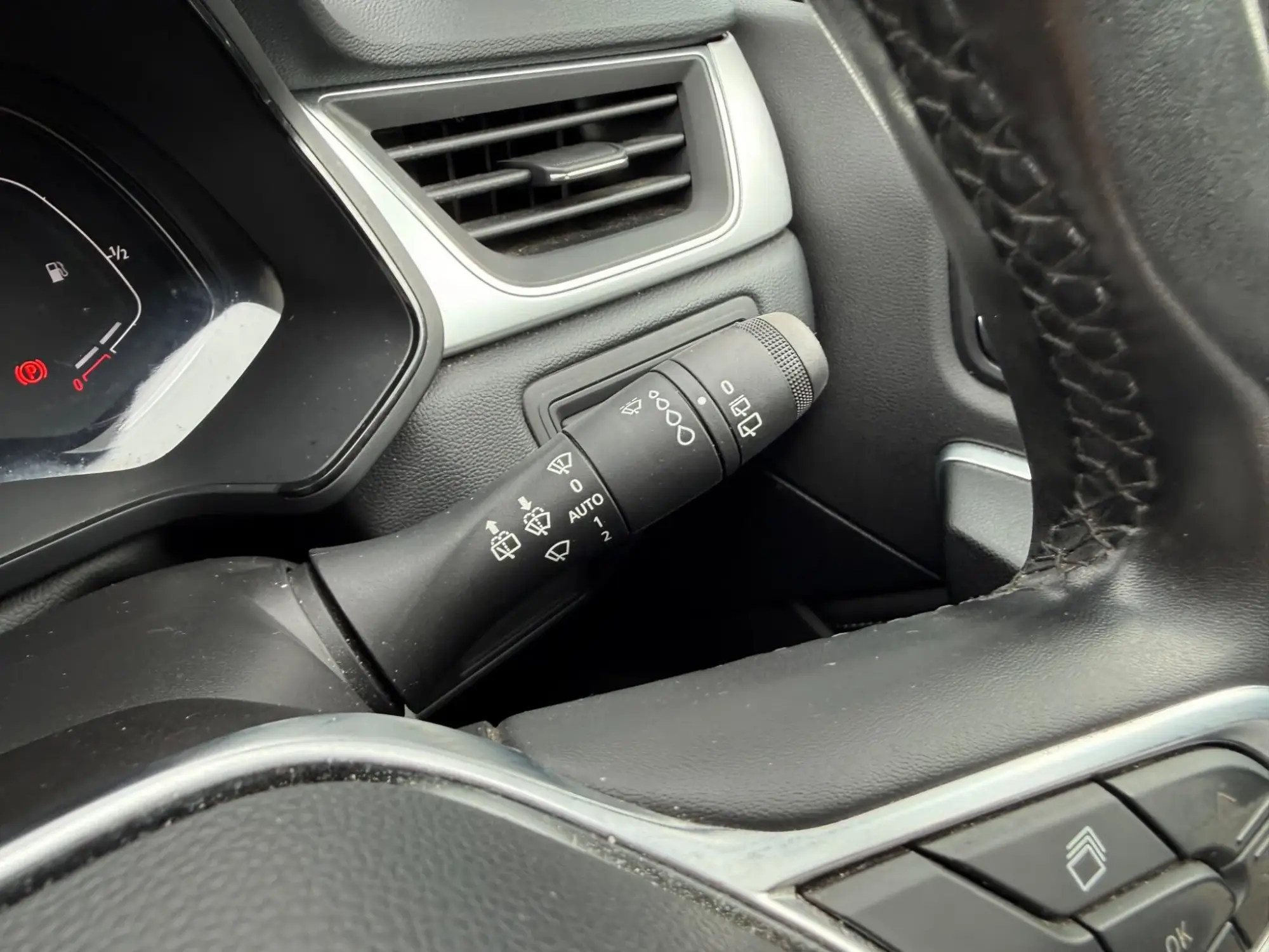 Renault Captur E-Tech Image 34 Renault Captur E-Tech Image 34