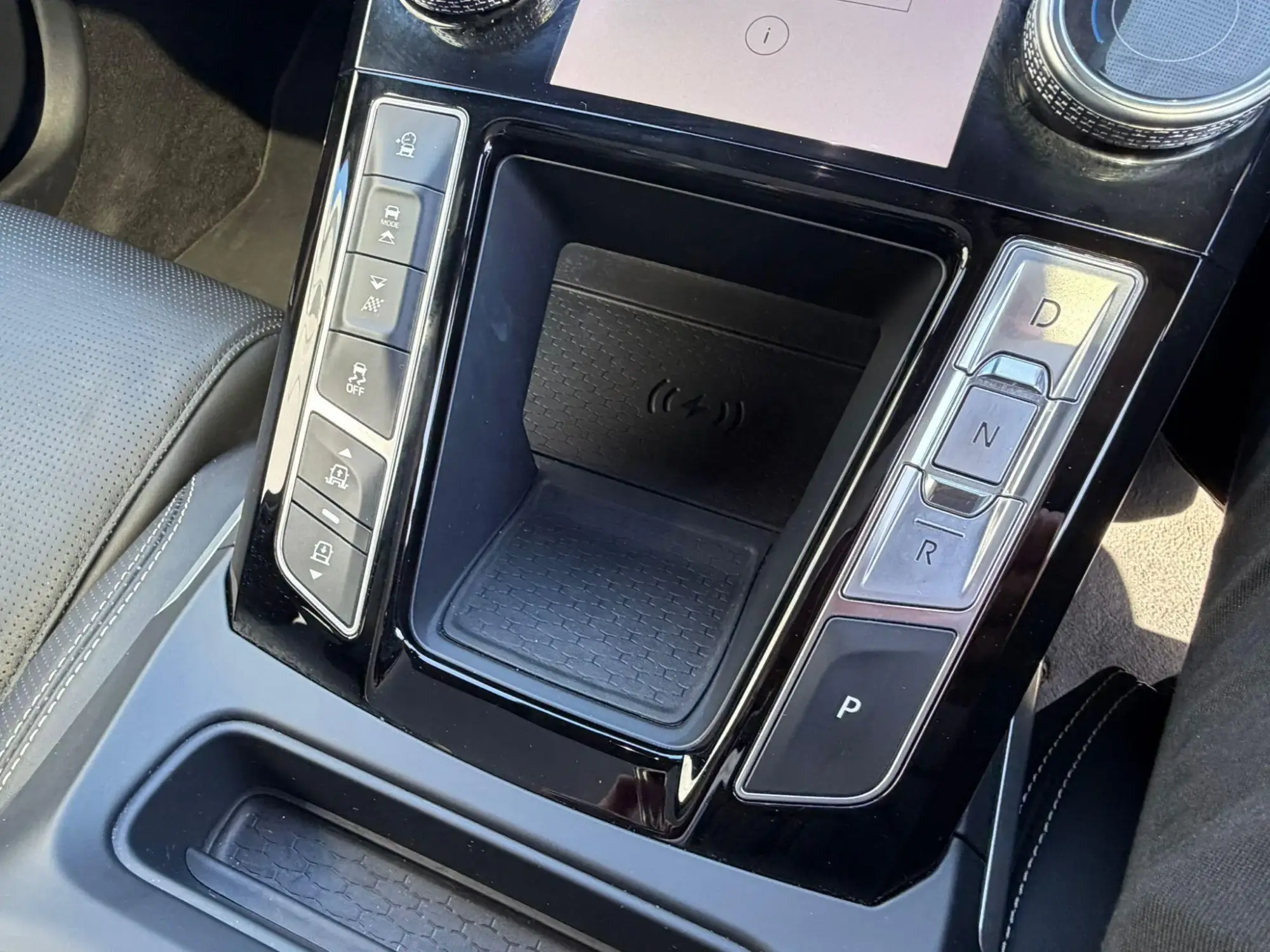 Jaguar i-Pace Image 17 Jaguar i-Pace Image 17