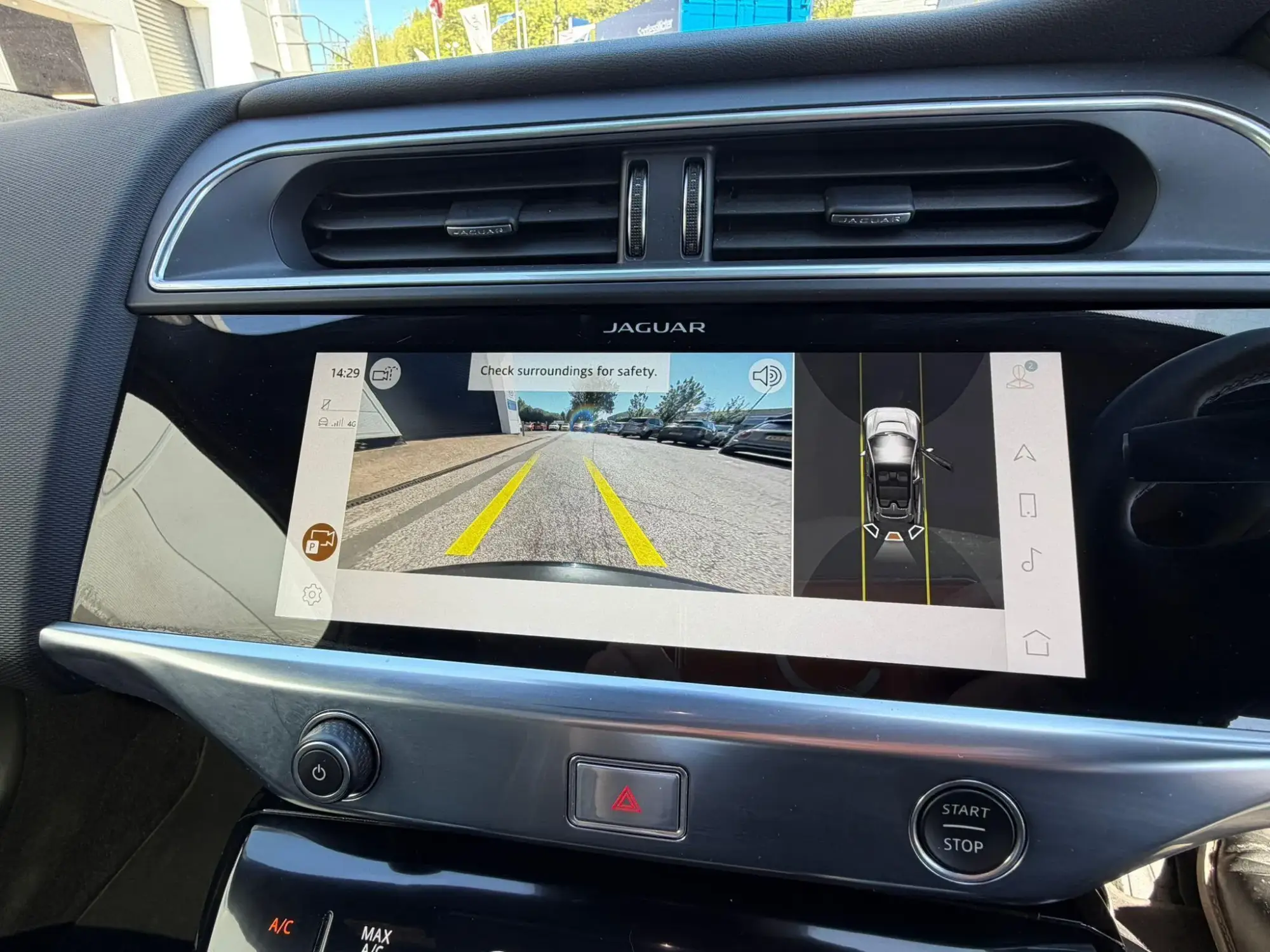 Jaguar i-Pace Image 24 Jaguar i-Pace Image 24