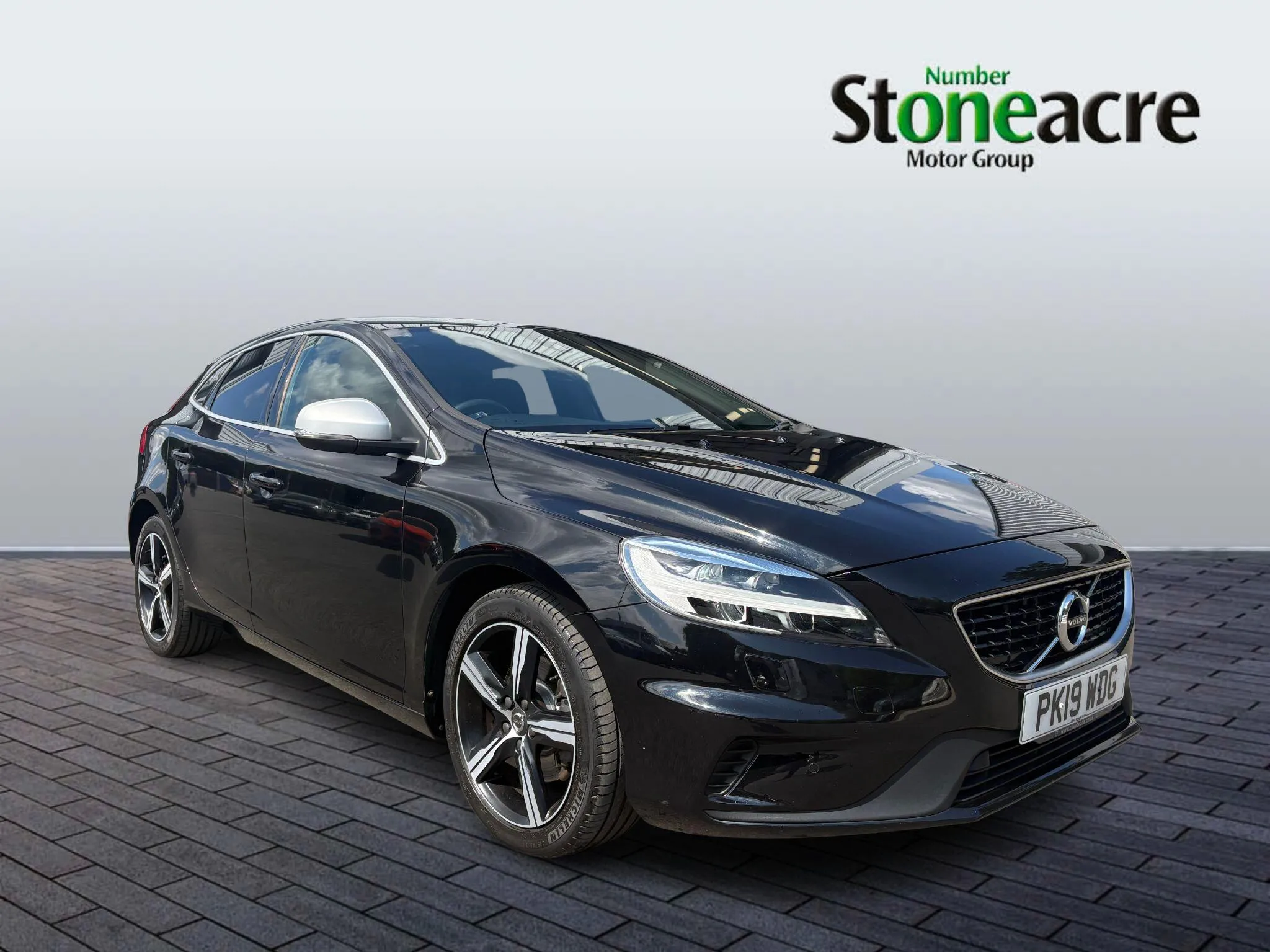 Volvo V40 listing photo