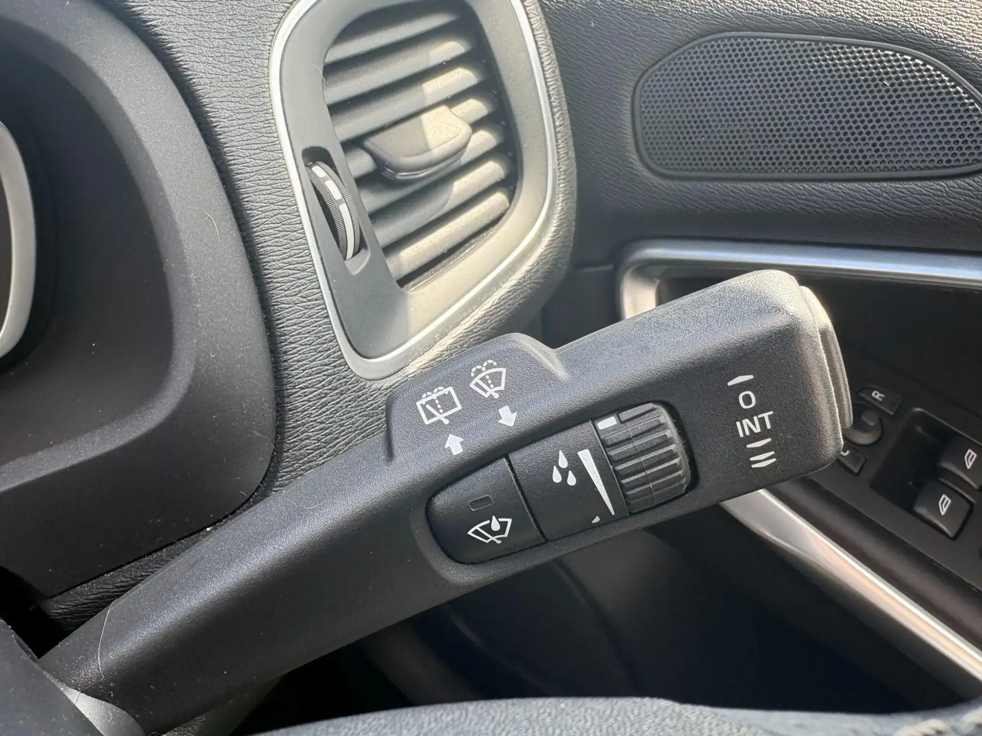 Volvo V40 Image 18 Volvo V40 Image 18