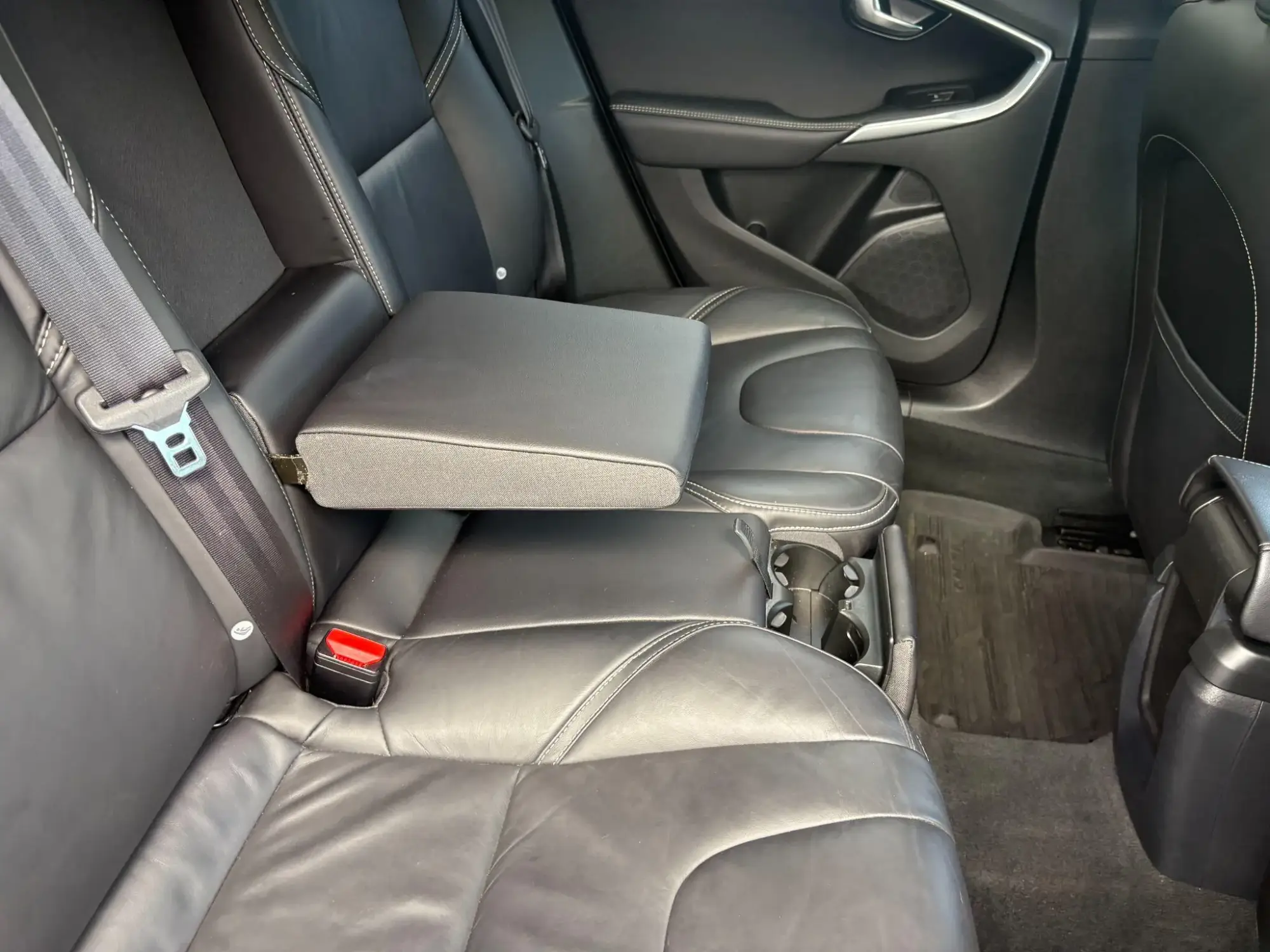 Volvo V40 Image 33 Volvo V40 Image 33