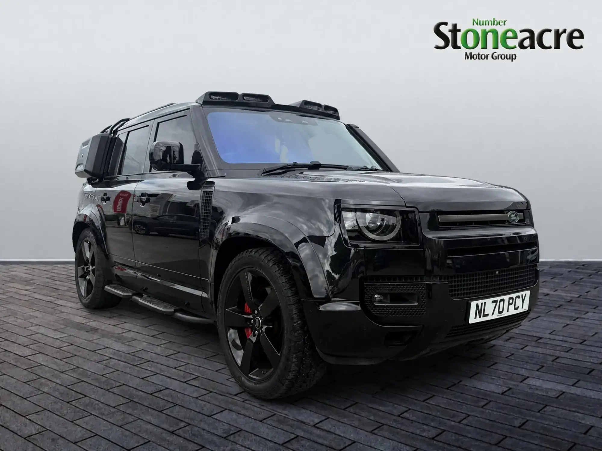 Land Rover Defender 110 3.0 i6 X Auto 4WD Euro 6 (s/s) 5dr NL70PCY Image 1