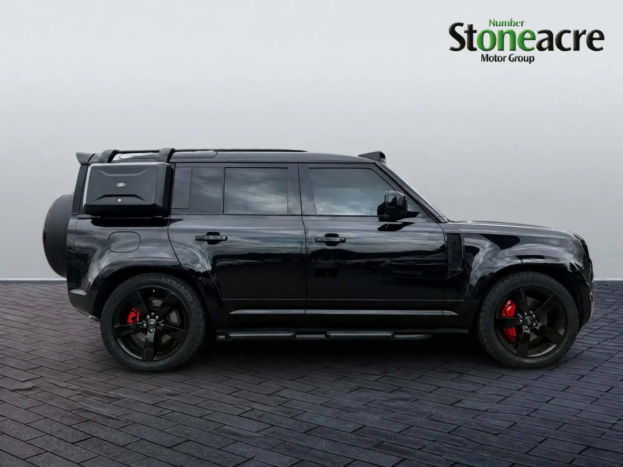 Land Rover Defender 110 3.0 i6 X Auto 4WD Euro 6 (s/s) 5dr NL70PCY Image 2