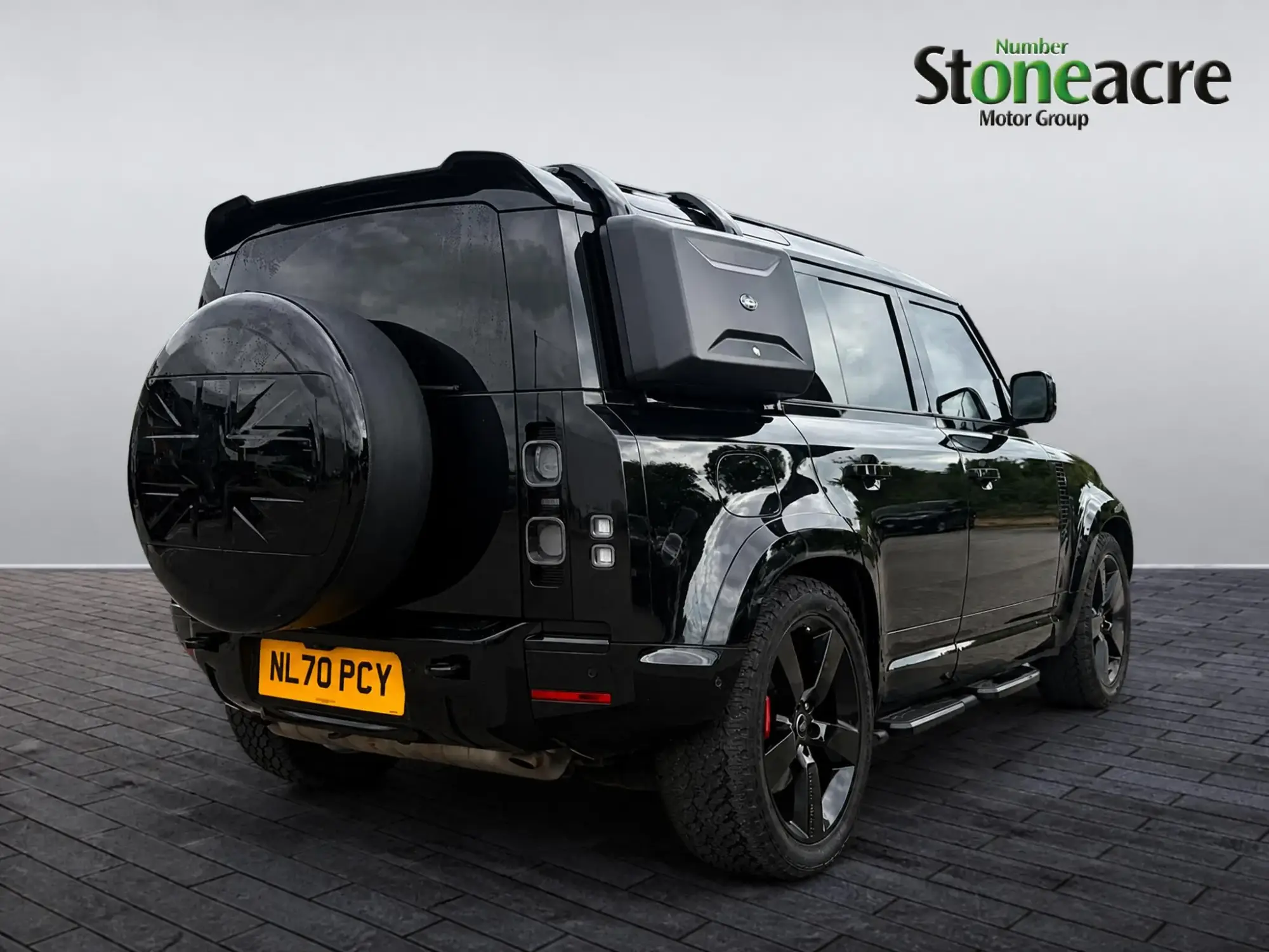 Land Rover Defender 110 3.0 i6 X Auto 4WD Euro 6 (s/s) 5dr NL70PCY Image 3