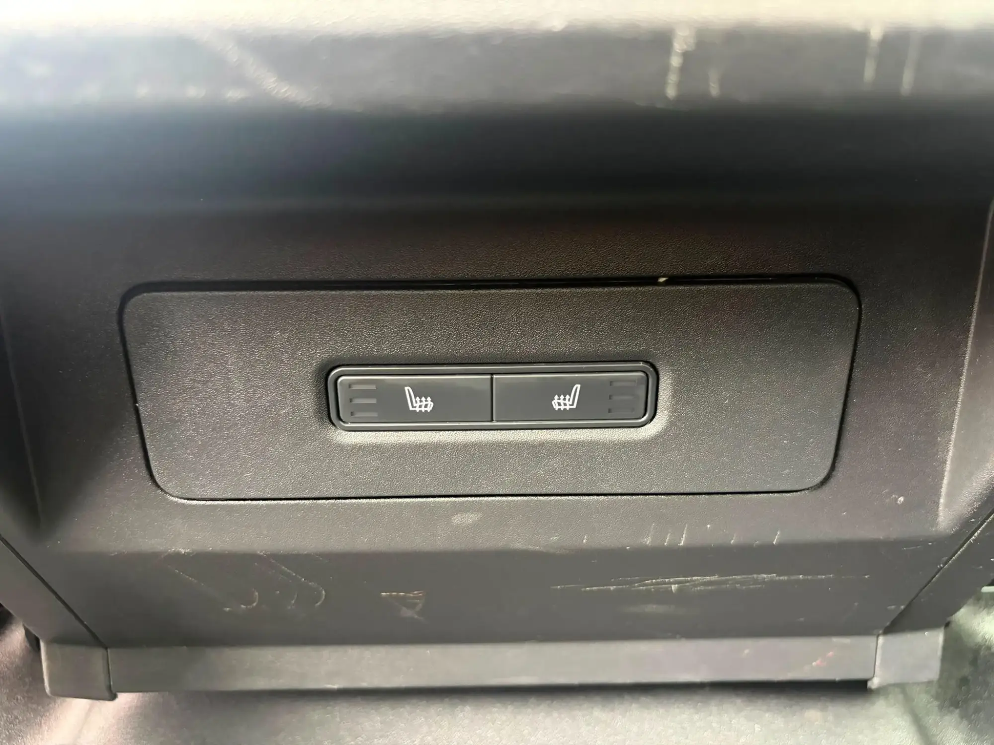 Land Rover Defender 110 Image 37