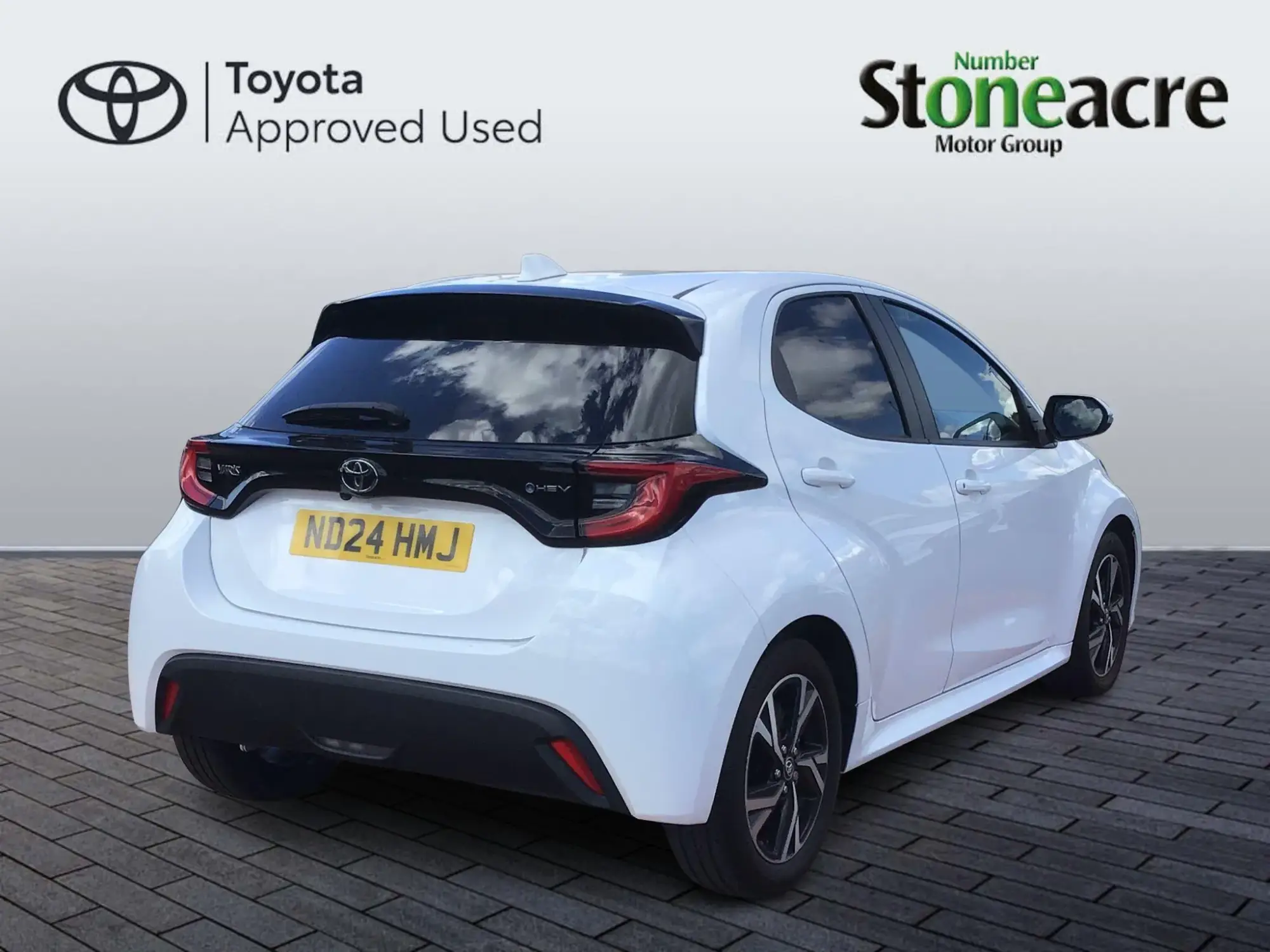 Toyota Yaris 1.5 Hybrid Design 5dr CVT ND24HMJ Image 2 Toyota Yaris 1.5 Hybrid Design 5dr CVT ND24HMJ Image 2
