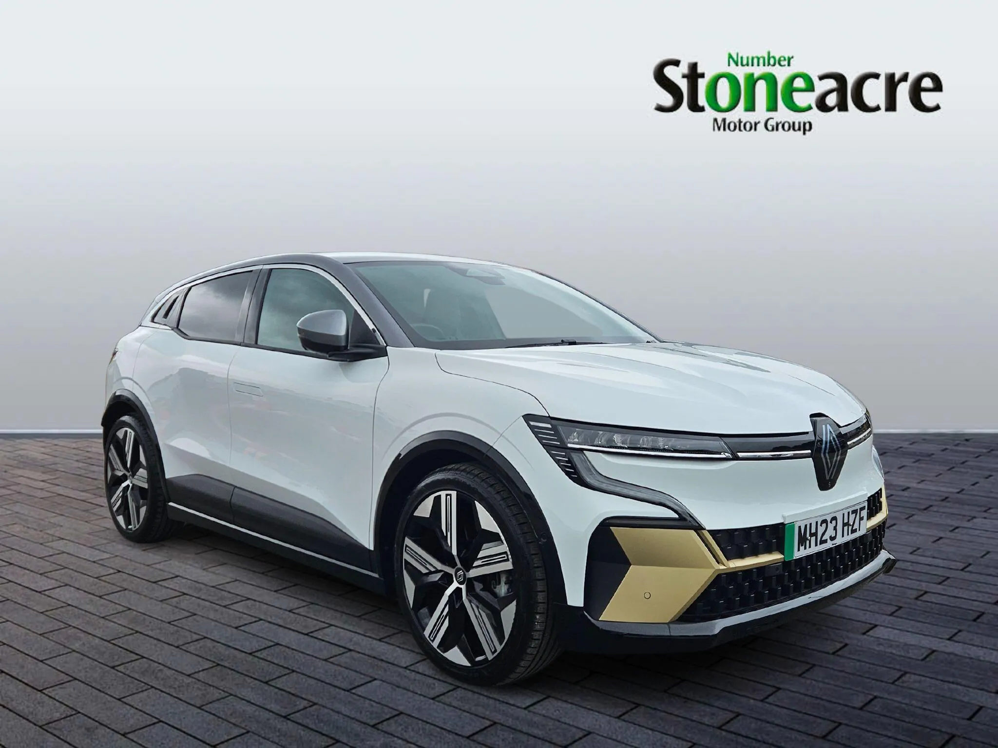 Renault Megane E-tech listing photo