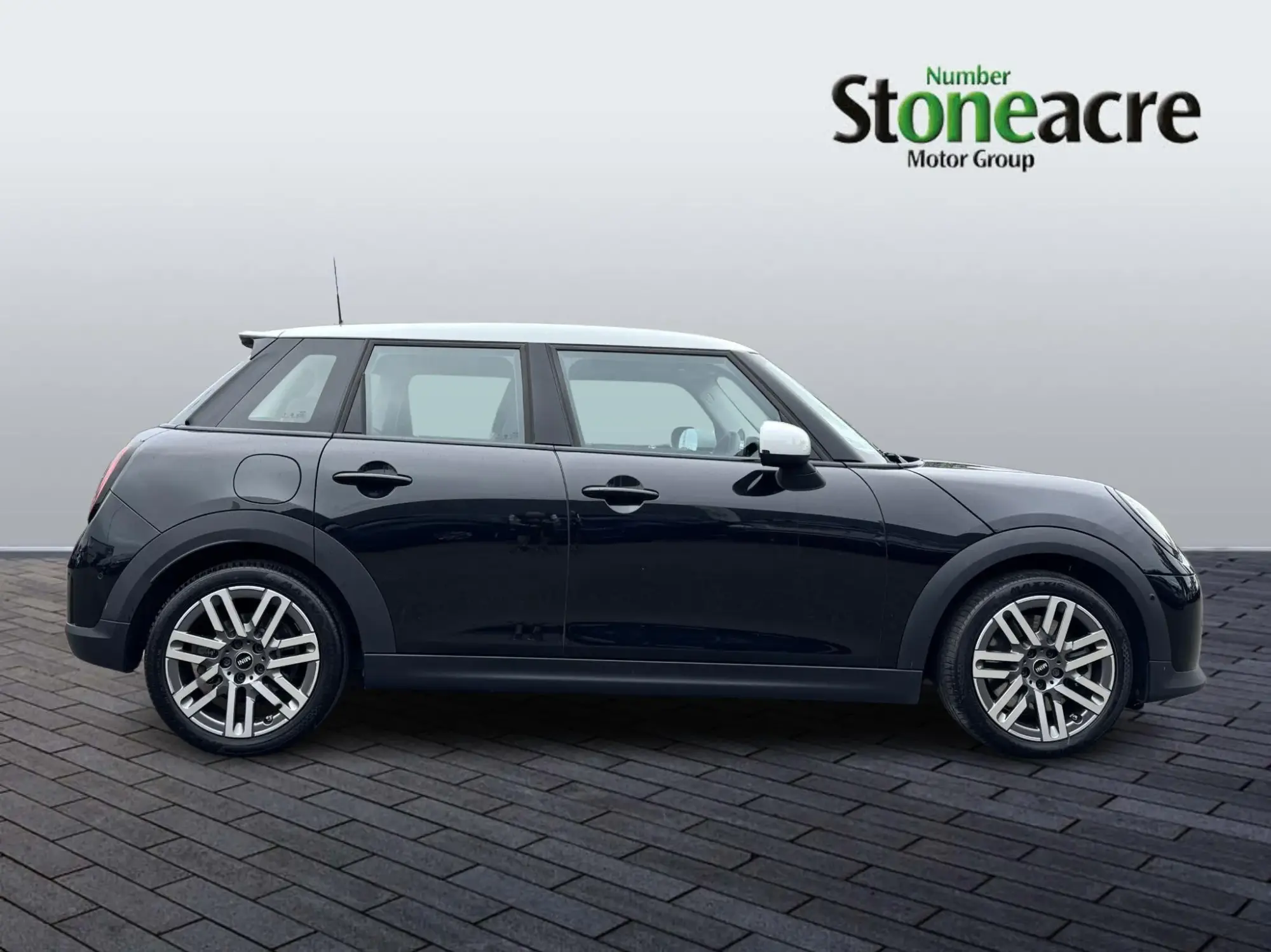 MINI Cooper Image 2 MINI Cooper Image 2