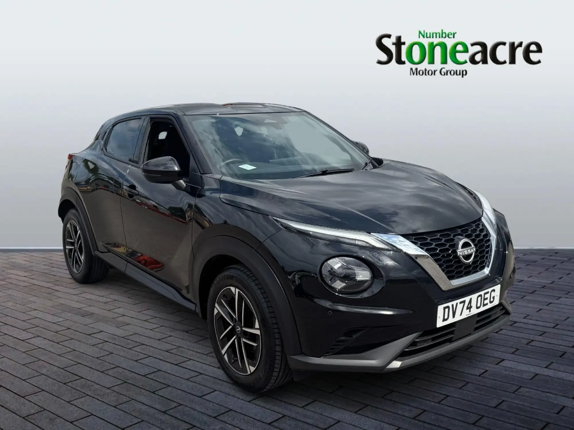 Nissan Juke 1.0 DIG-T N-Connecta Euro 6 (s/s) 5dr DV74OEG Image 1 Nissan Juke 1.0 DIG-T N-Connecta Euro 6 (s/s) 5dr DV74OEG Image 1