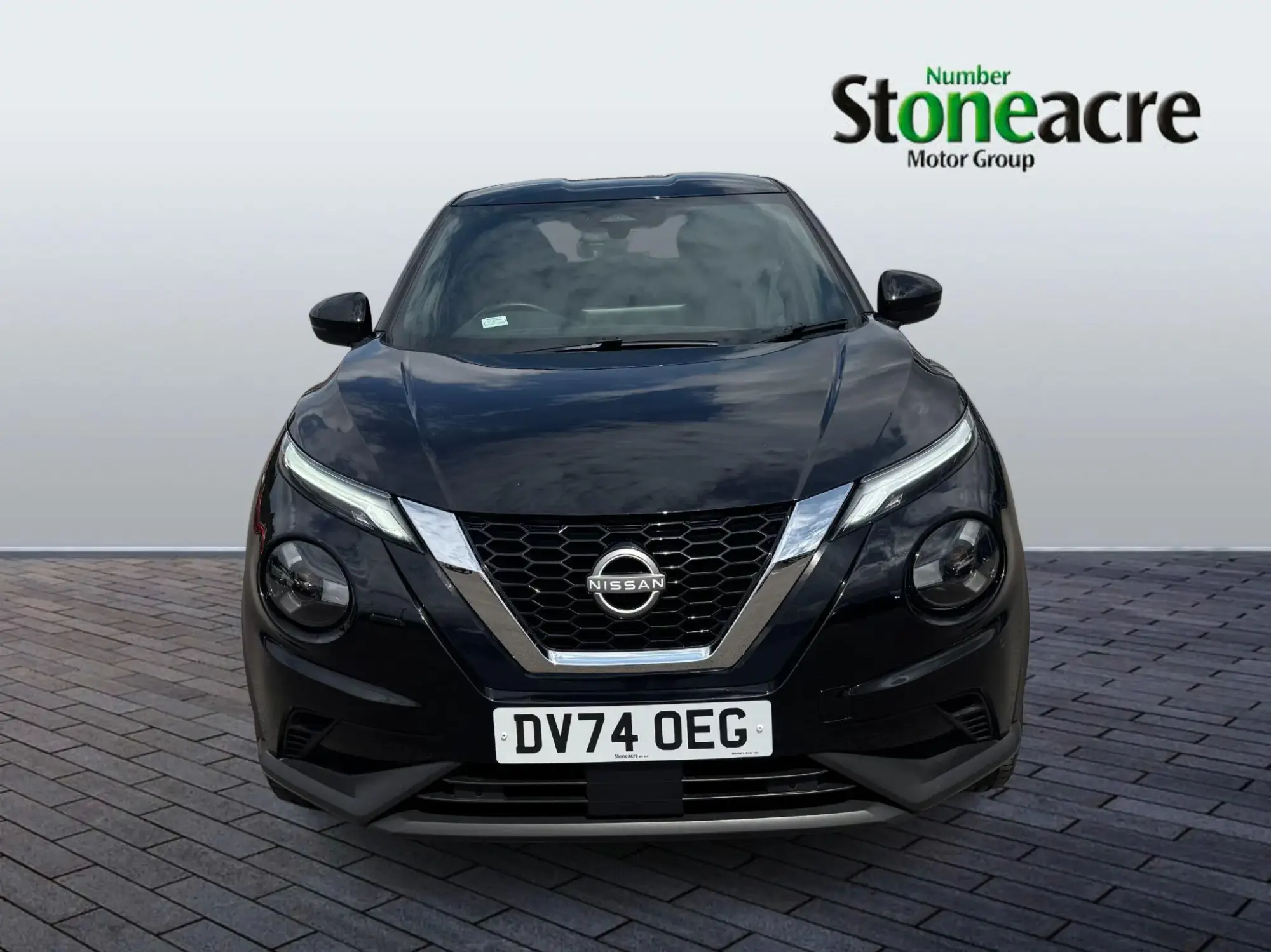 Nissan Juke 1.0 DIG-T N-Connecta Euro 6 (s/s) 5dr DV74OEG Image 2 Nissan Juke 1.0 DIG-T N-Connecta Euro 6 (s/s) 5dr DV74OEG Image 2