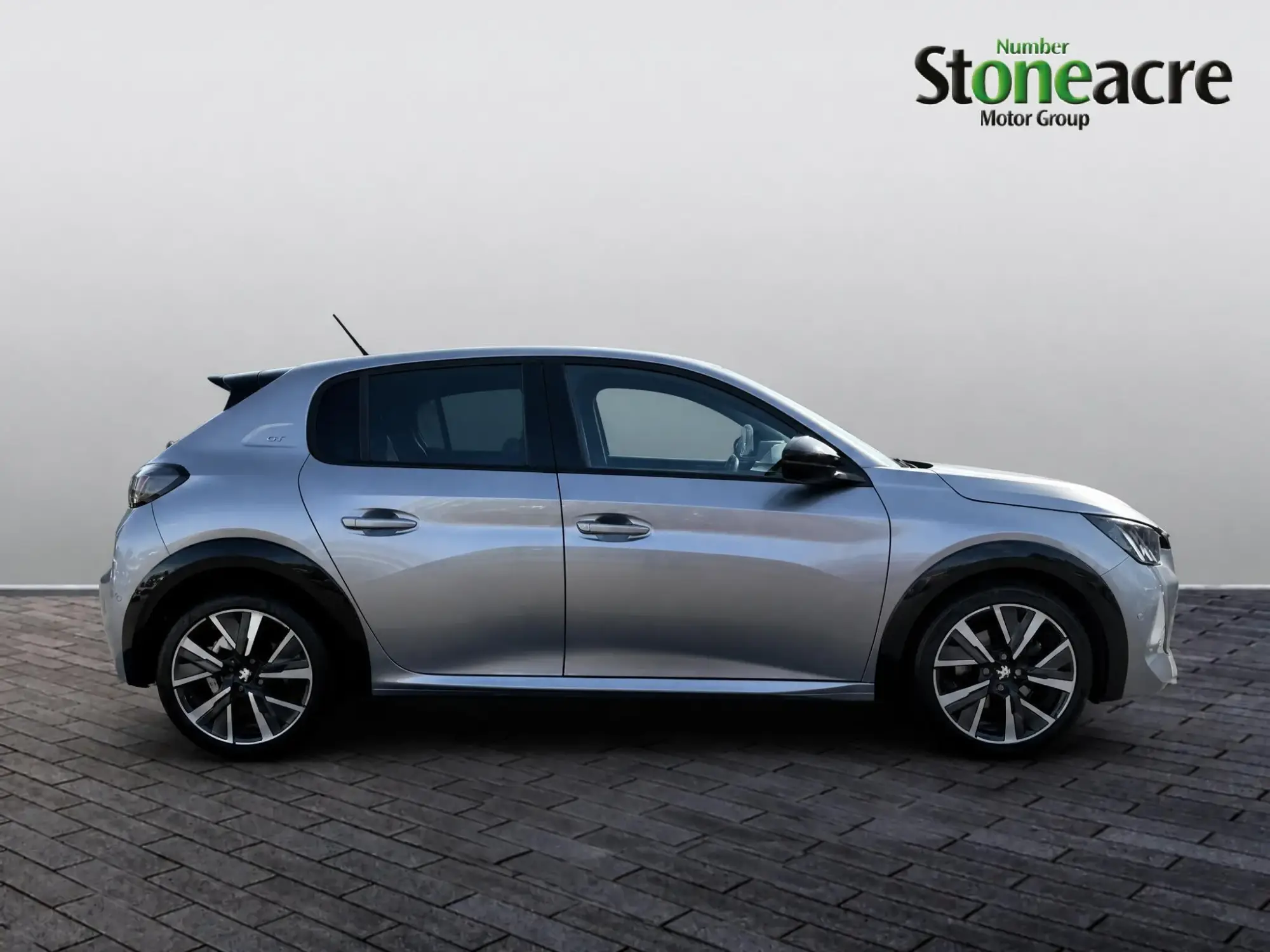 Peugeot 208 Image 3