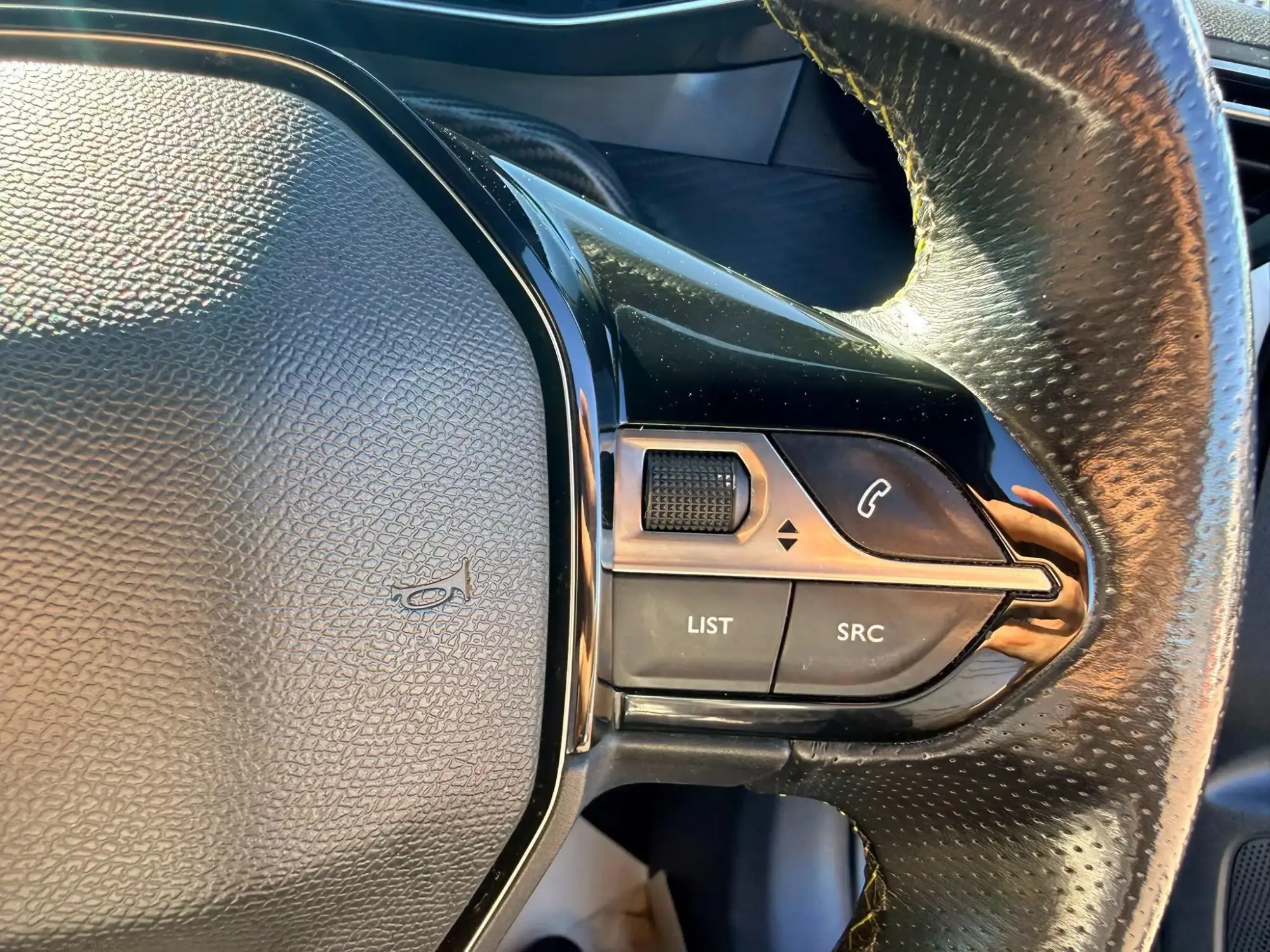Peugeot 208 Image 13