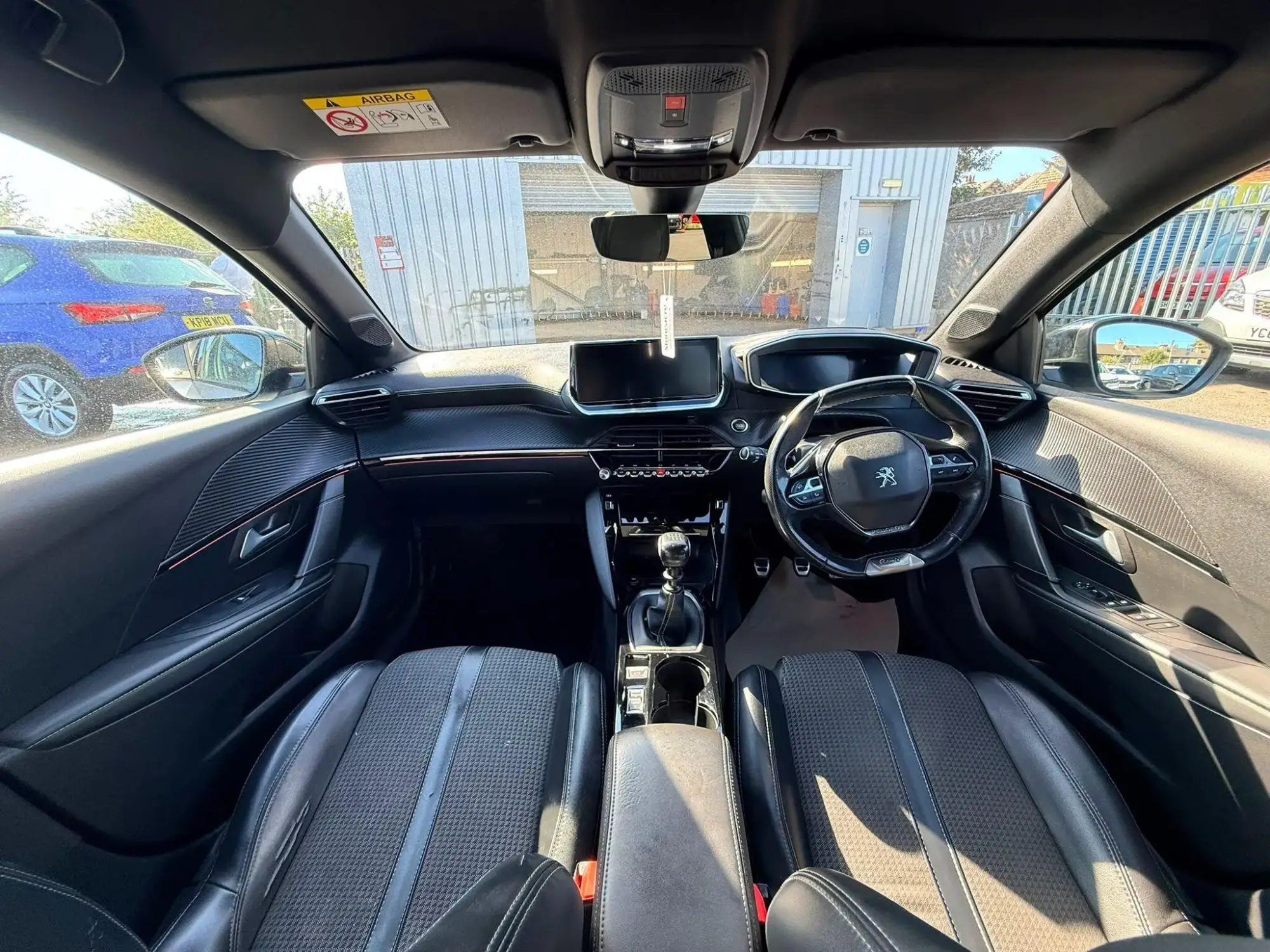 Peugeot 208 Image 19