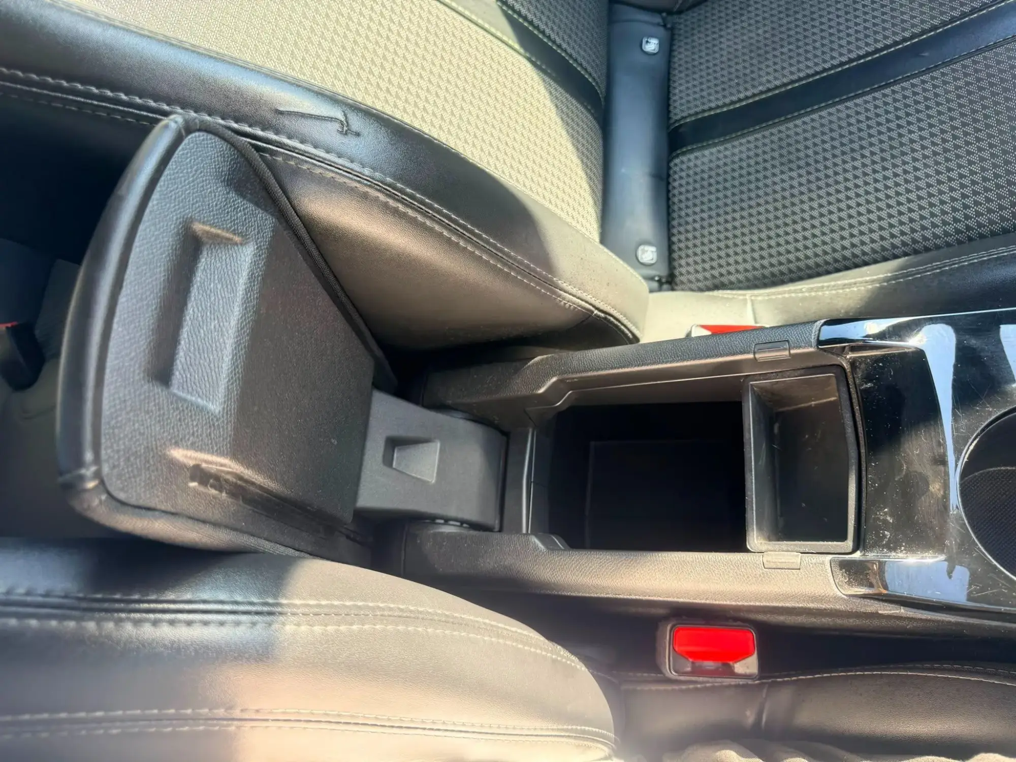 Peugeot 208 Image 21