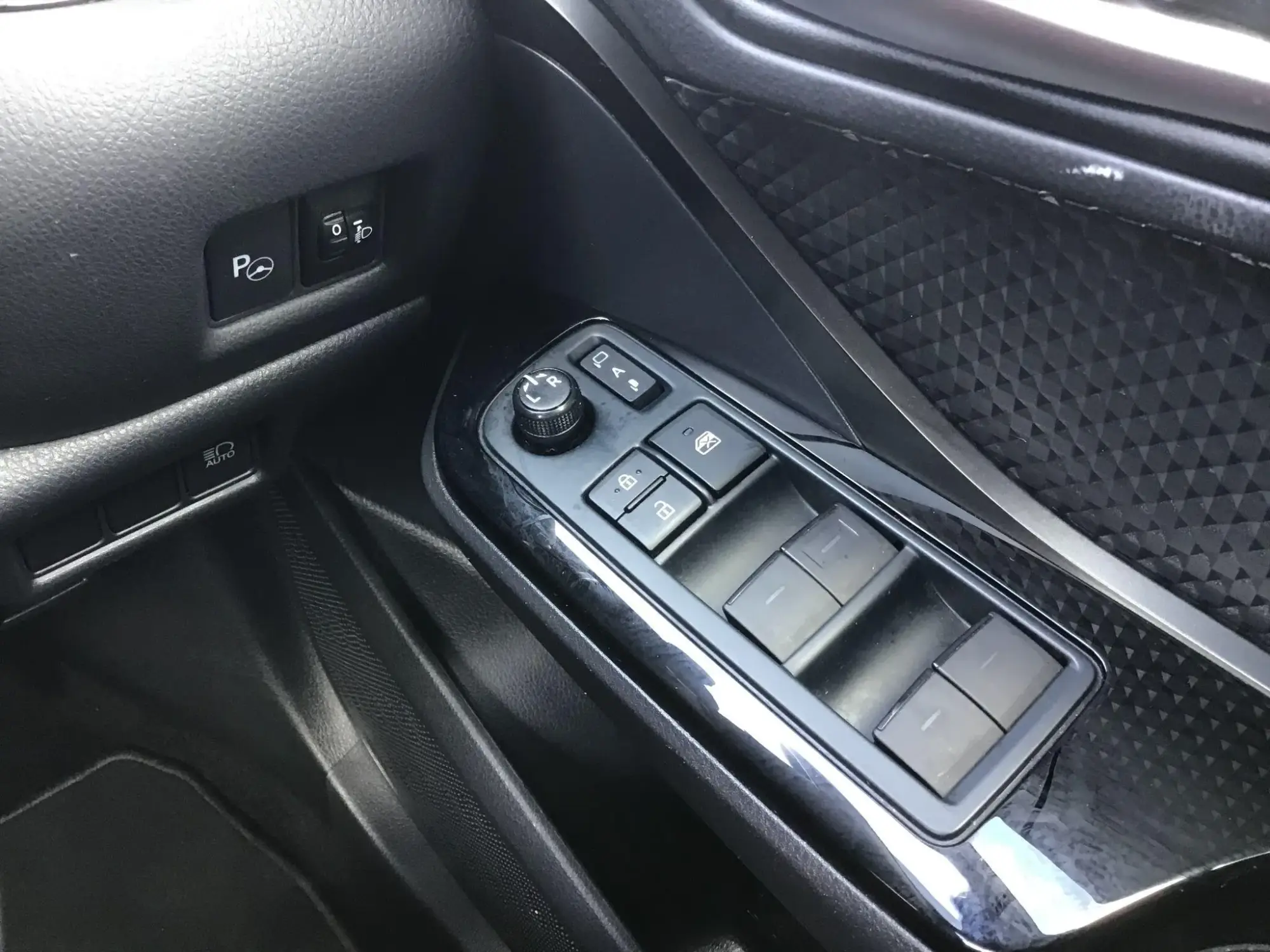 Toyota C-HR Self-Charging Hybrid Image 11