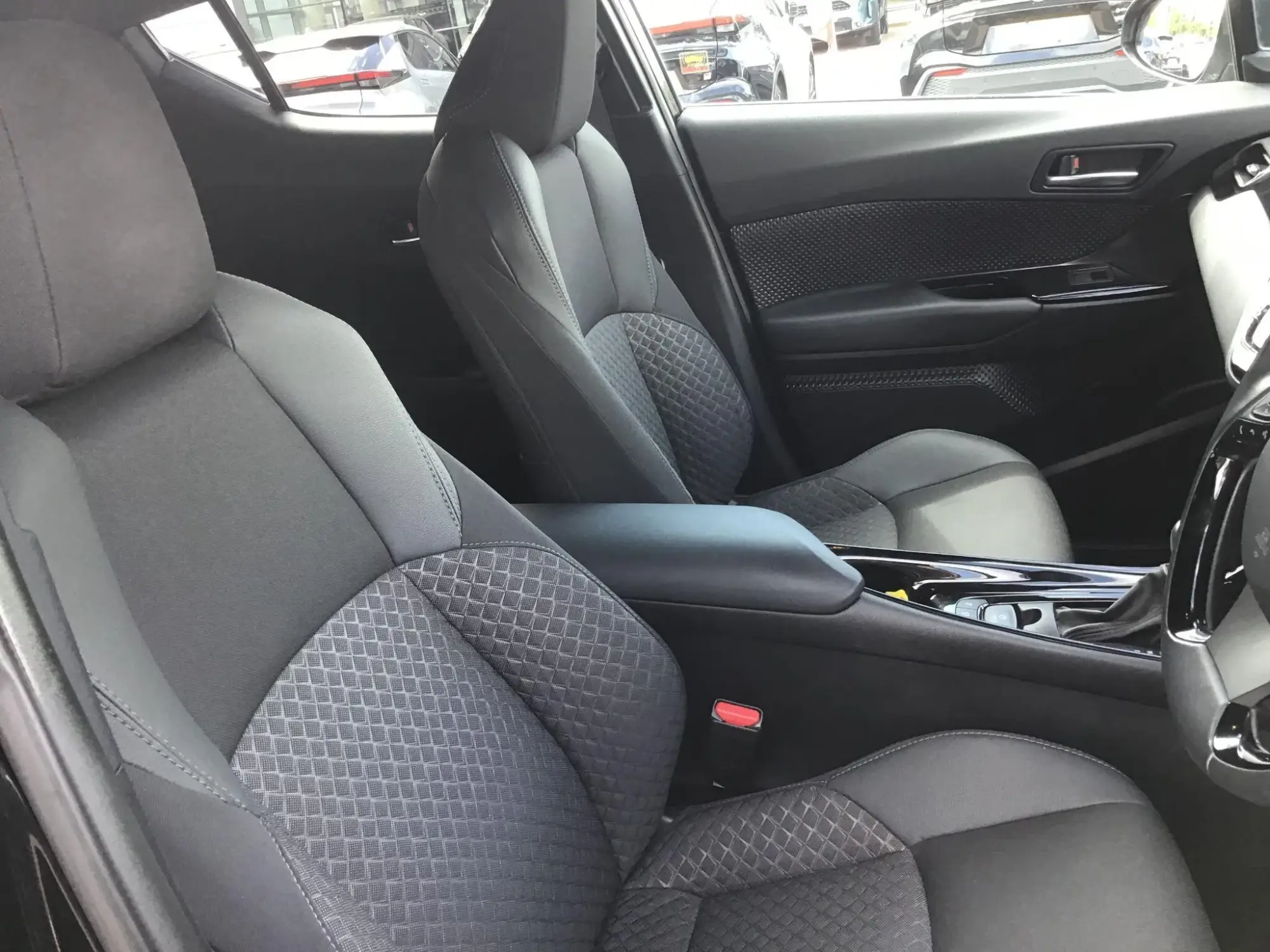 Toyota C-HR Self-Charging Hybrid Image 12