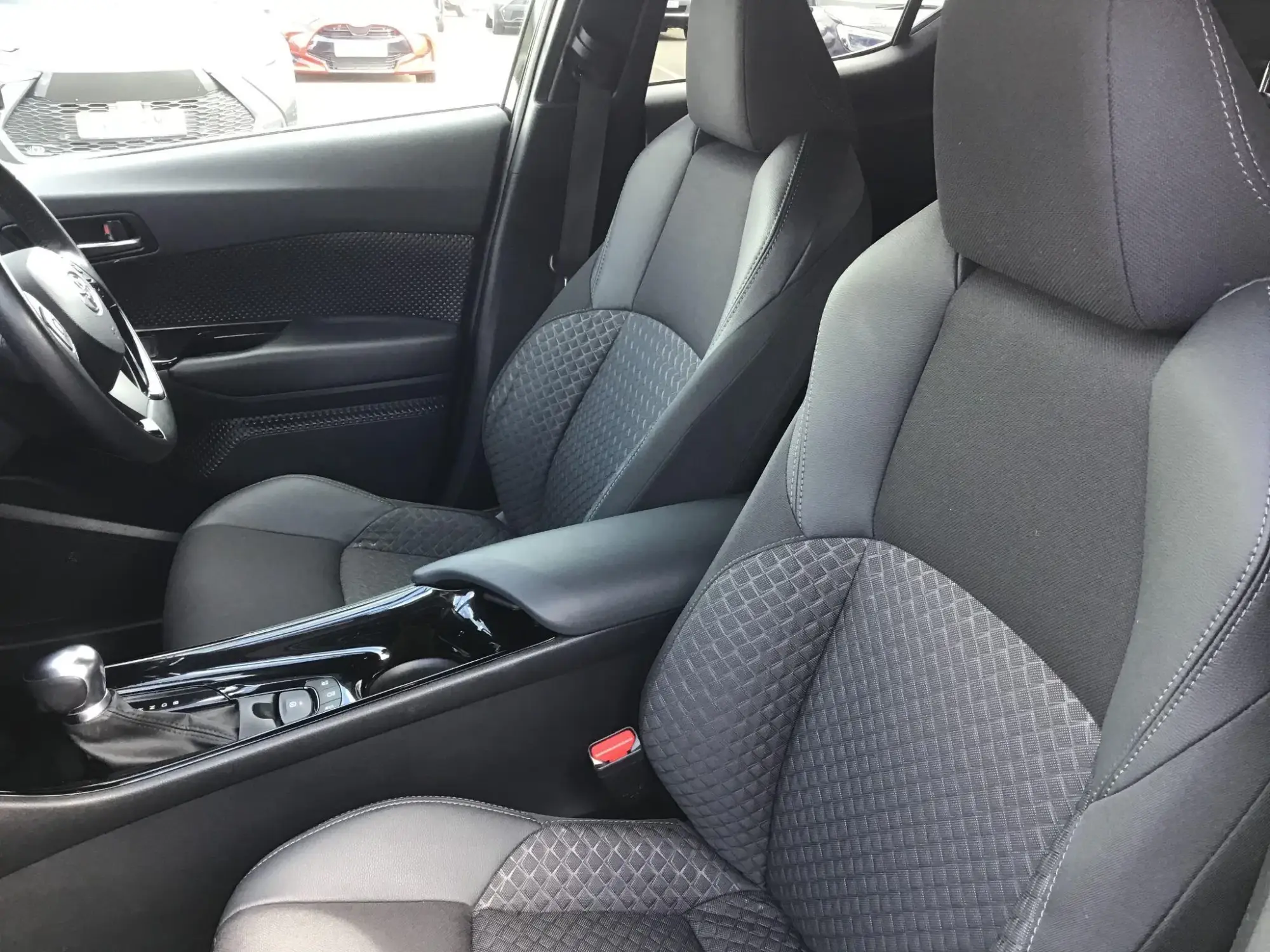 Toyota C-HR Self-Charging Hybrid Image 13