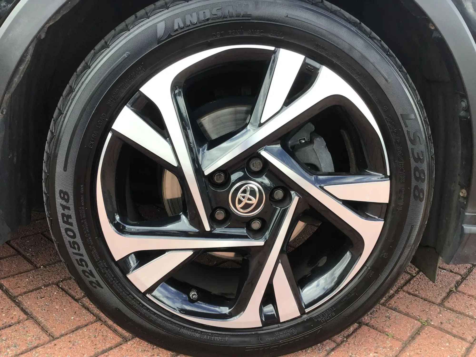 Toyota C-HR Self-Charging Hybrid Image 20