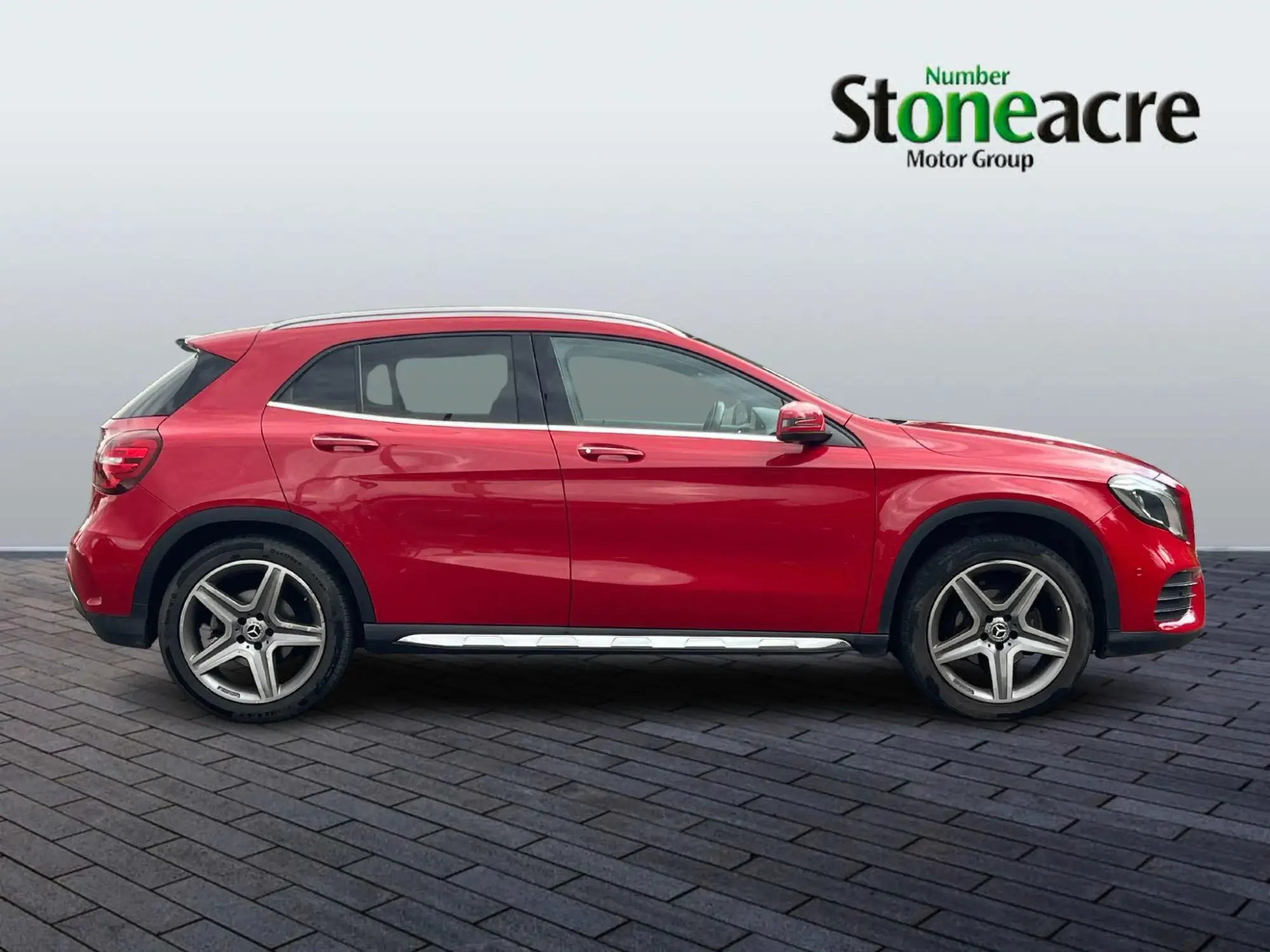 Mercedes-Benz GLA Image 8